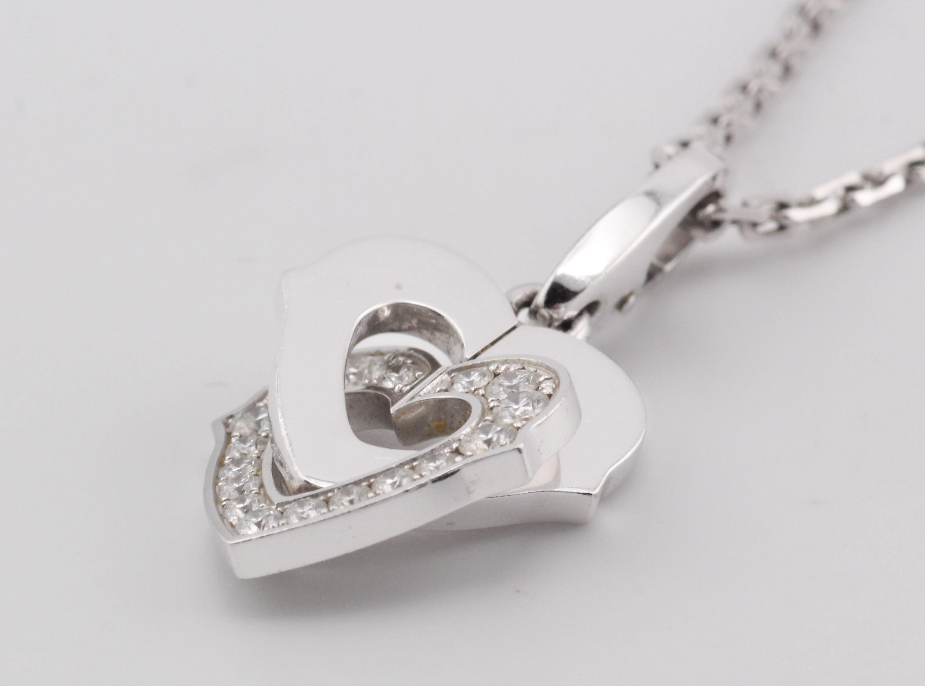 Cartier Diamond 18K White Gold Double Heart Logo Charm Necklace in vendita 1