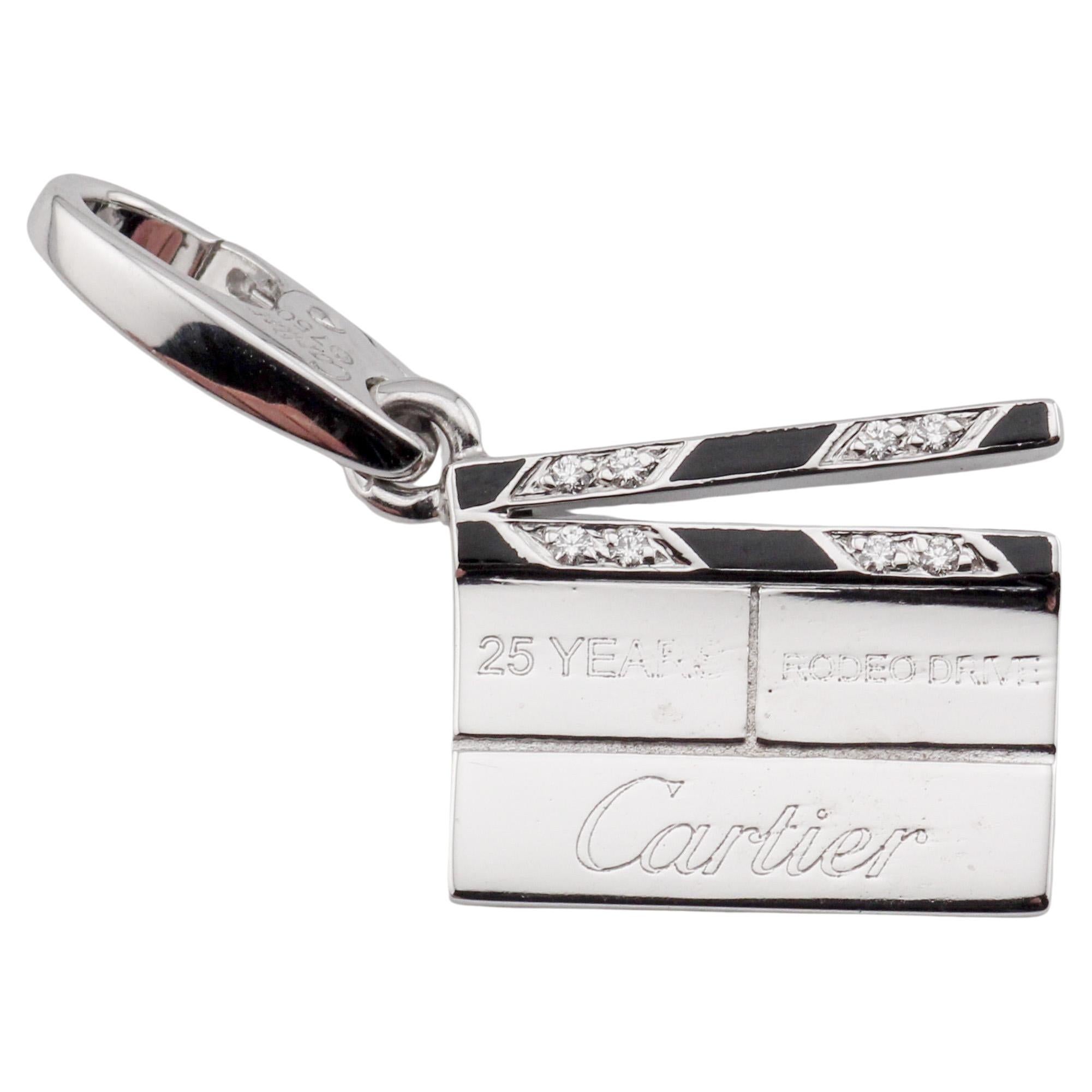 Cartier Pendentif breloque Clapperboard en or blanc 18 carats, émaillé et diamants, édition limitée