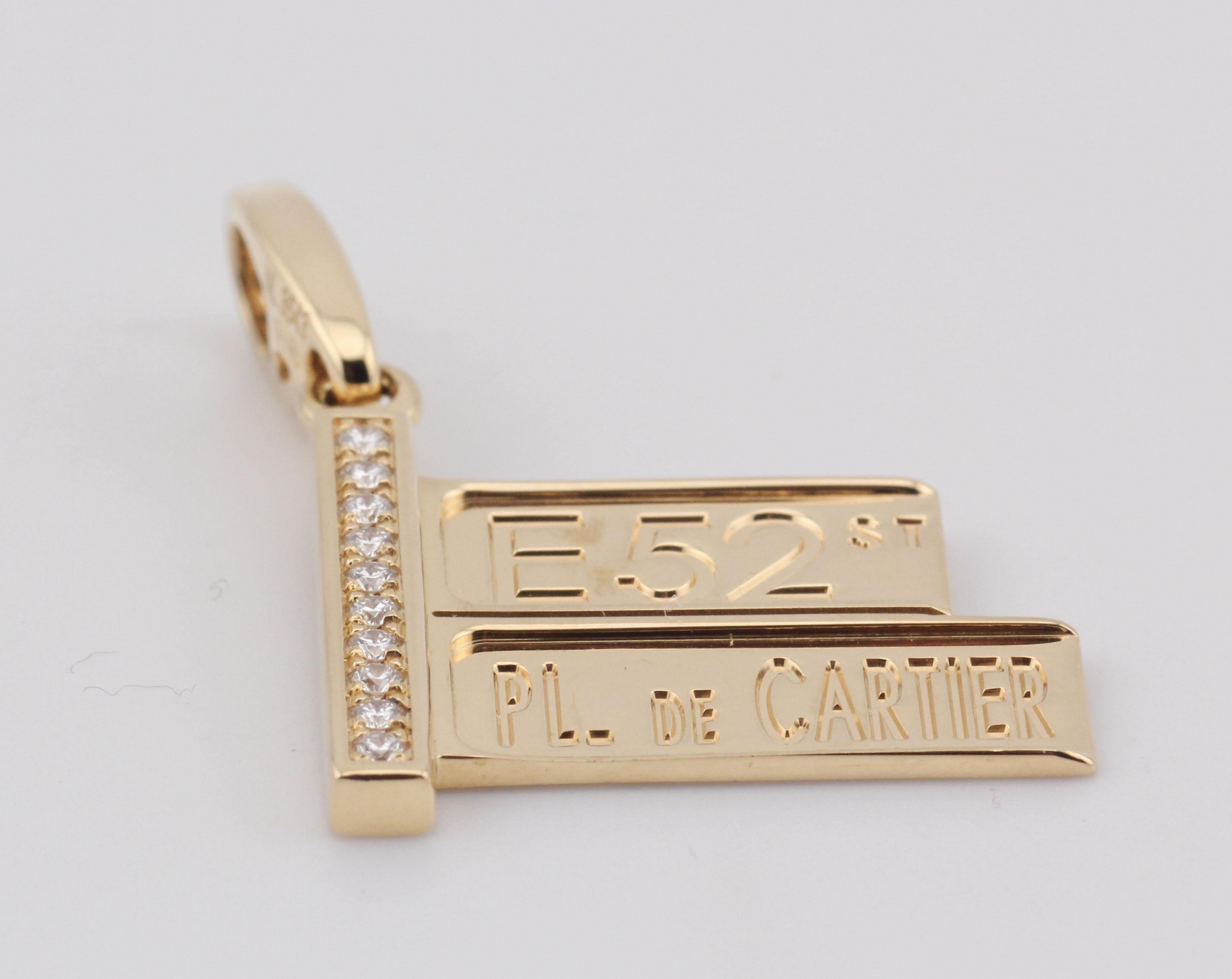 Pendentif à breloque 52nd Street en or jaune 18k avec diamants de Cartier en vente 1