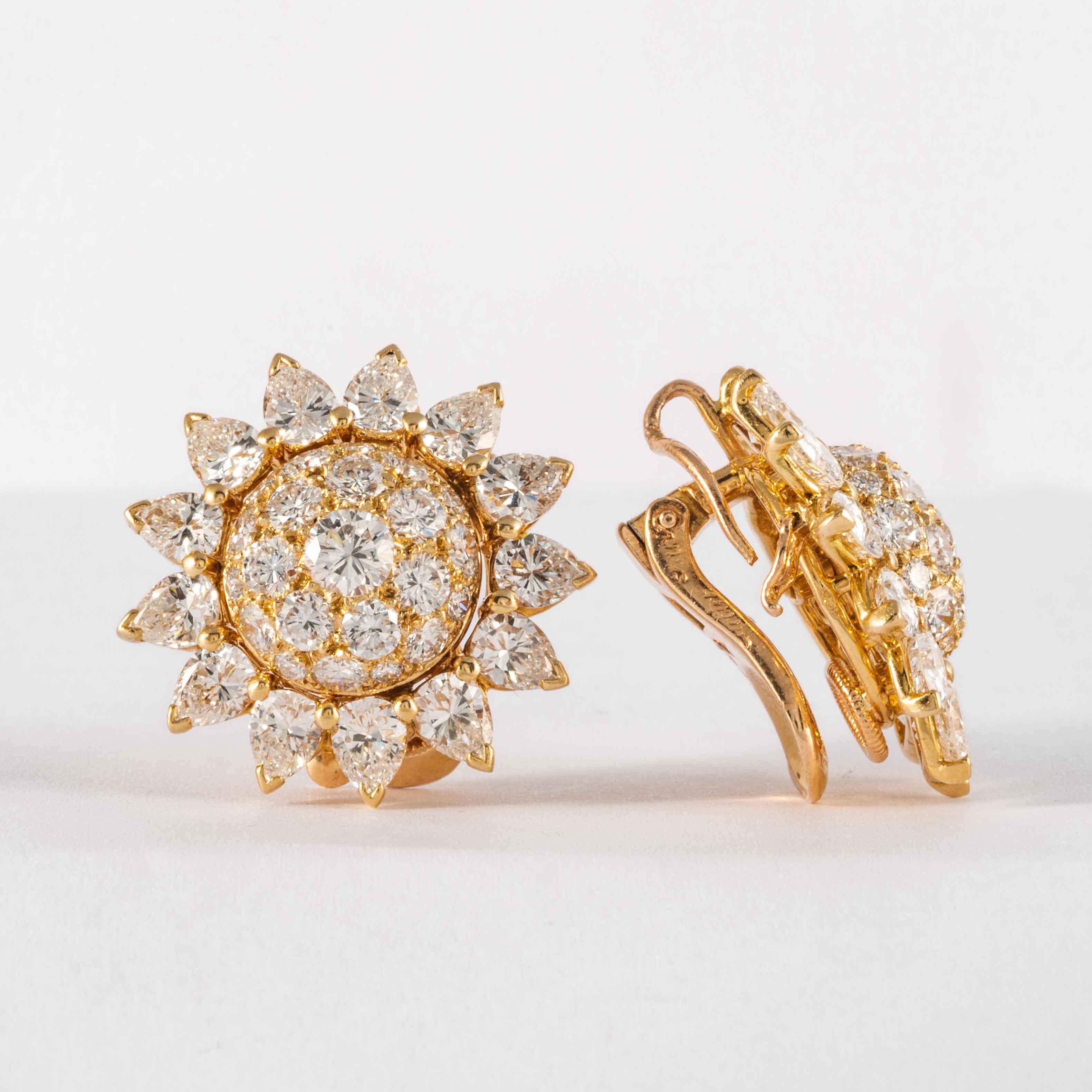 Brilliant Cut Cartier Diamond and 18 Karat Yellow Gold Sun Flower Motif Earrings 'Vintage'