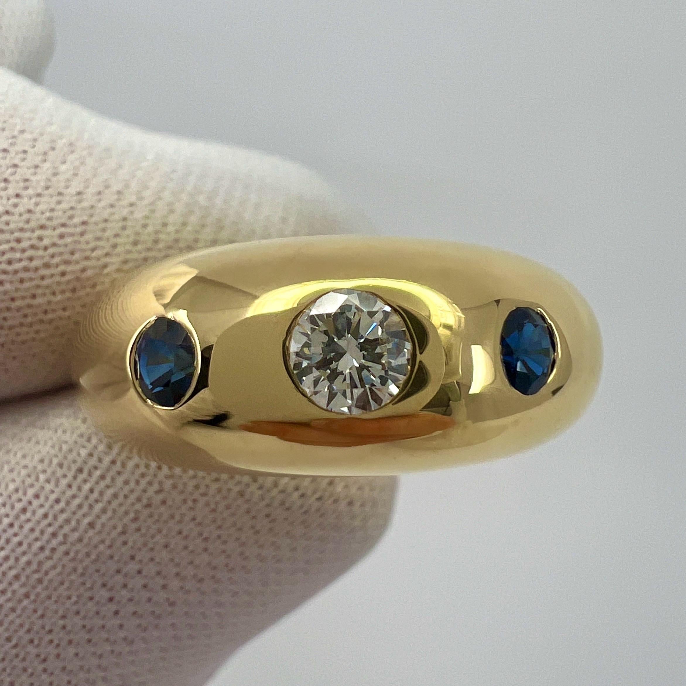 Cartier Diamant und blauer Saphir 18k Gelbgold drei Stein Dome Daphne Ring im Zustand „Hervorragend“ in Birmingham, GB