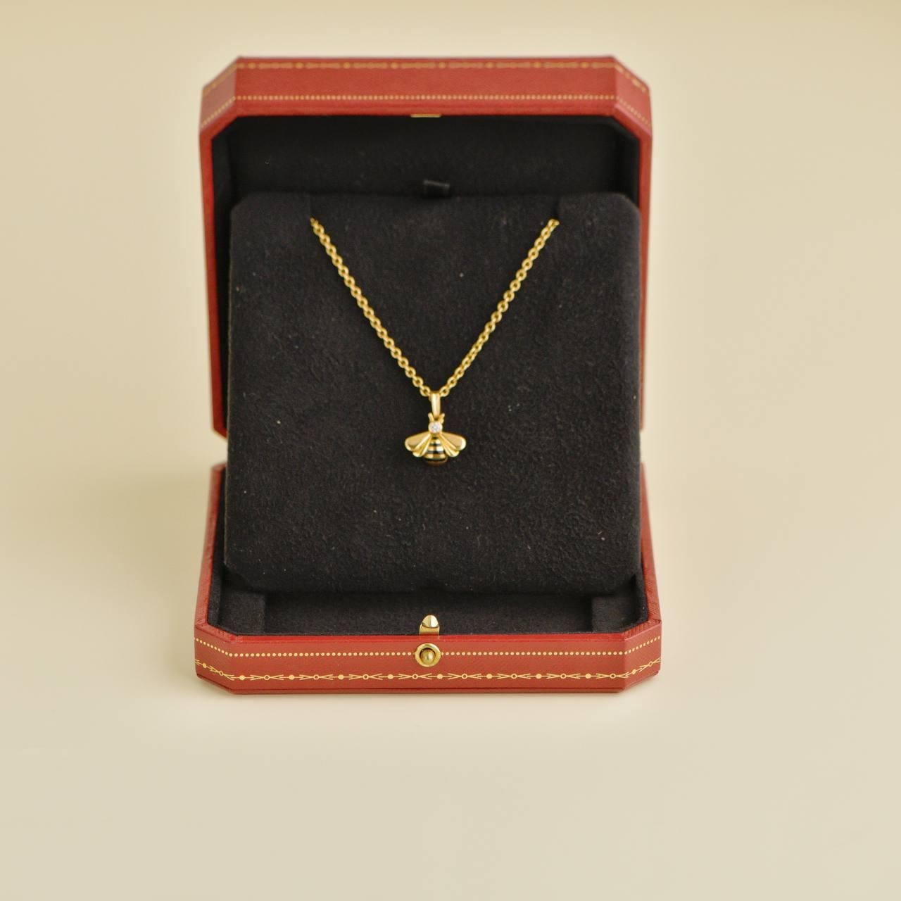 SKU	33301170
Comes With	Box Only
Date	Circa 1992
Serial Number	C796
Metal	18k Yellow Gold
Stones	Diamond
Weight	Approximately 10.3 g
Length	Approximately 42 cm
Width	Approximately 1.5