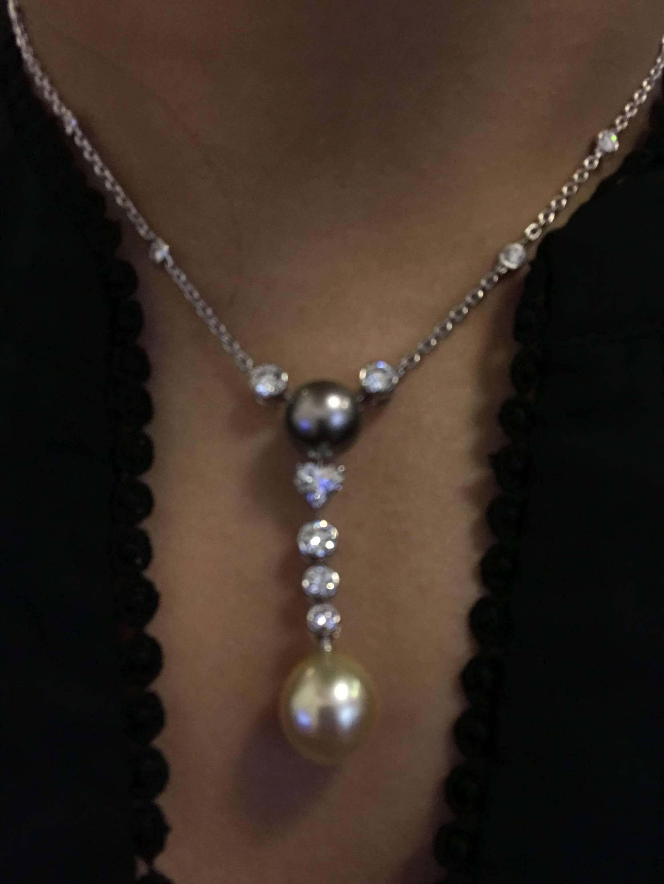 Cartier Diamond and Pearl Calin Necklace 2.61 Carat In Excellent Condition In London, GB