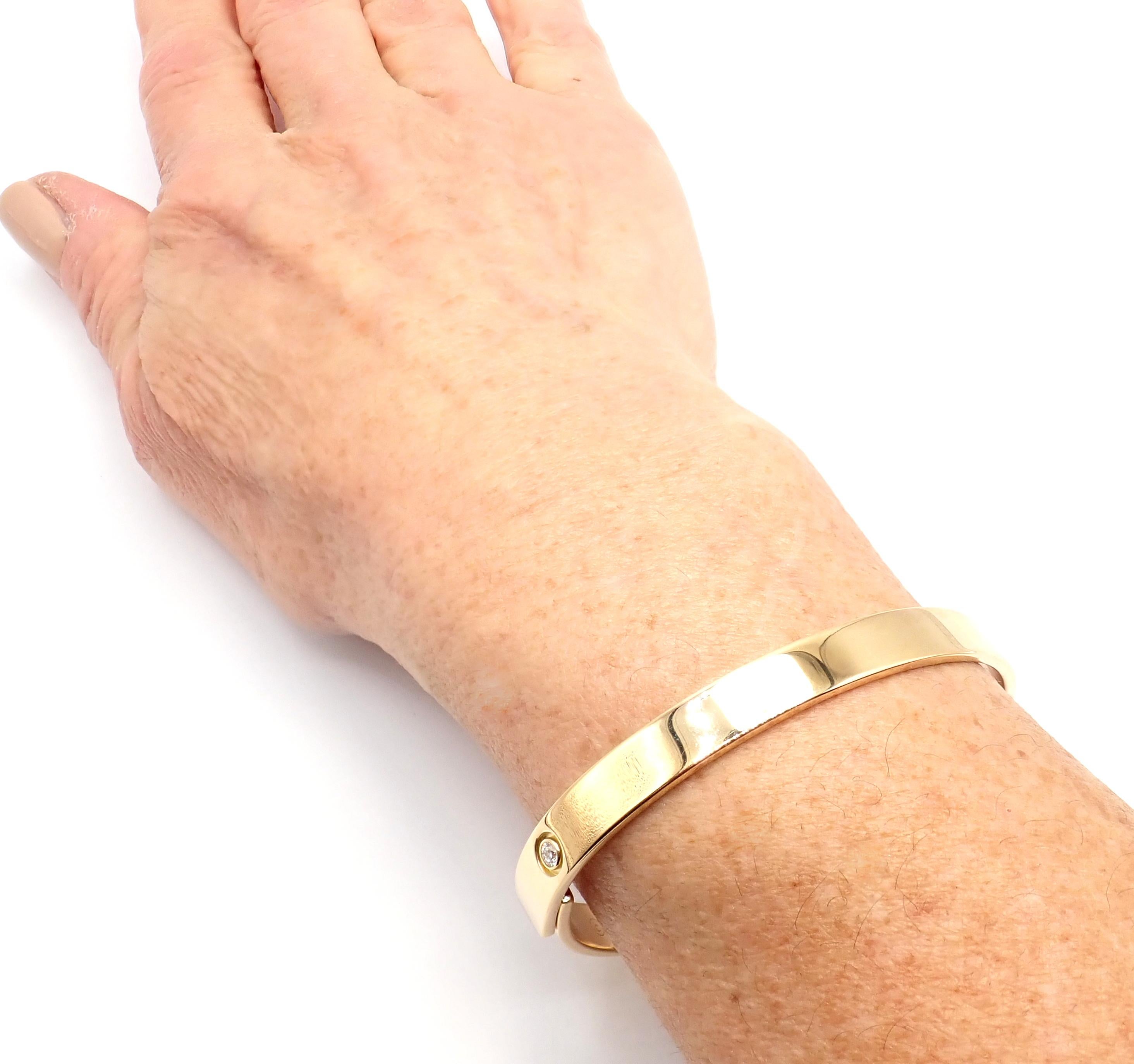 Cartier, bracelet jonc anniversaire en or jaune et diamants, taille 17 en vente 6