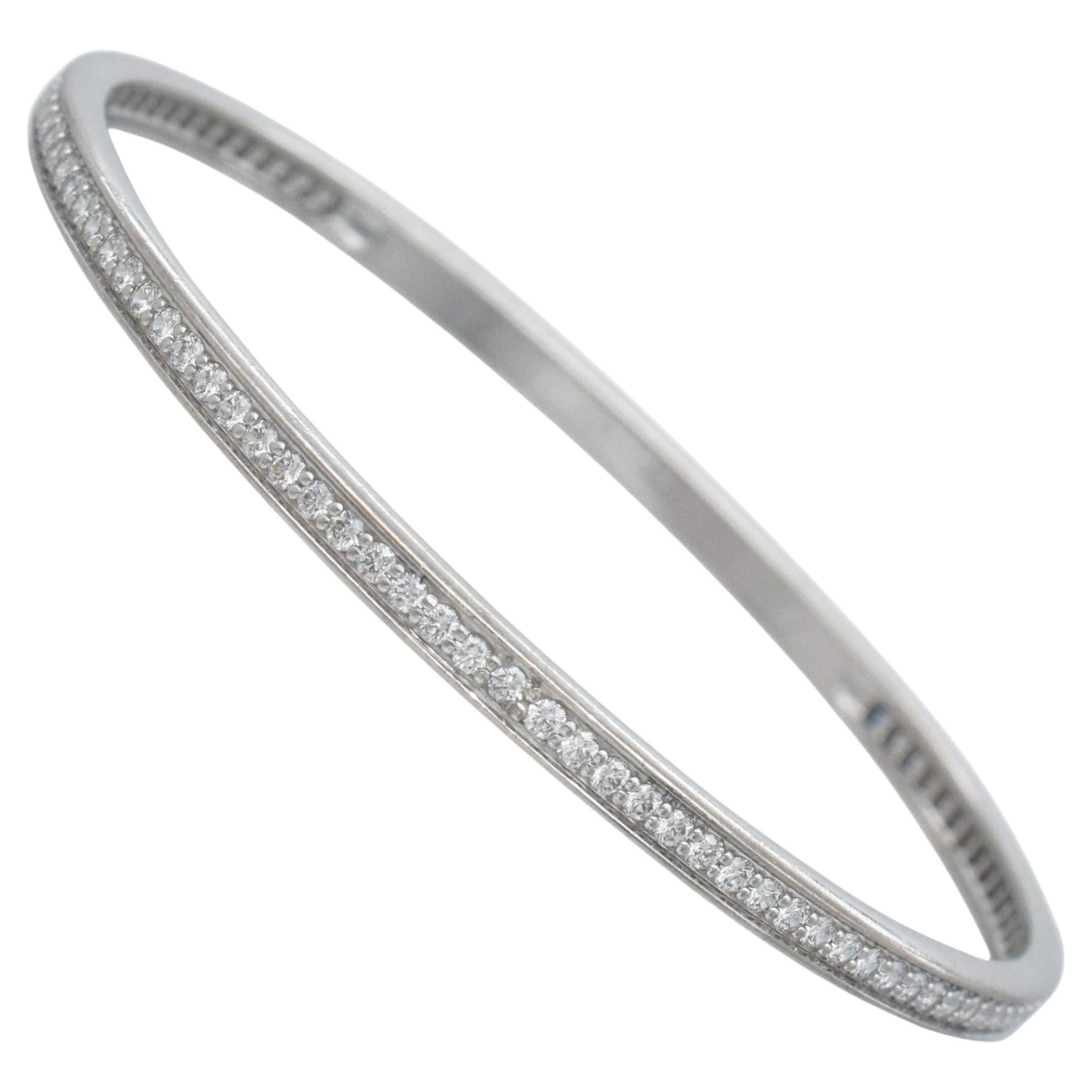 Pulsera brazalete de diamantes Cartier de oro blanco de 18 quilates