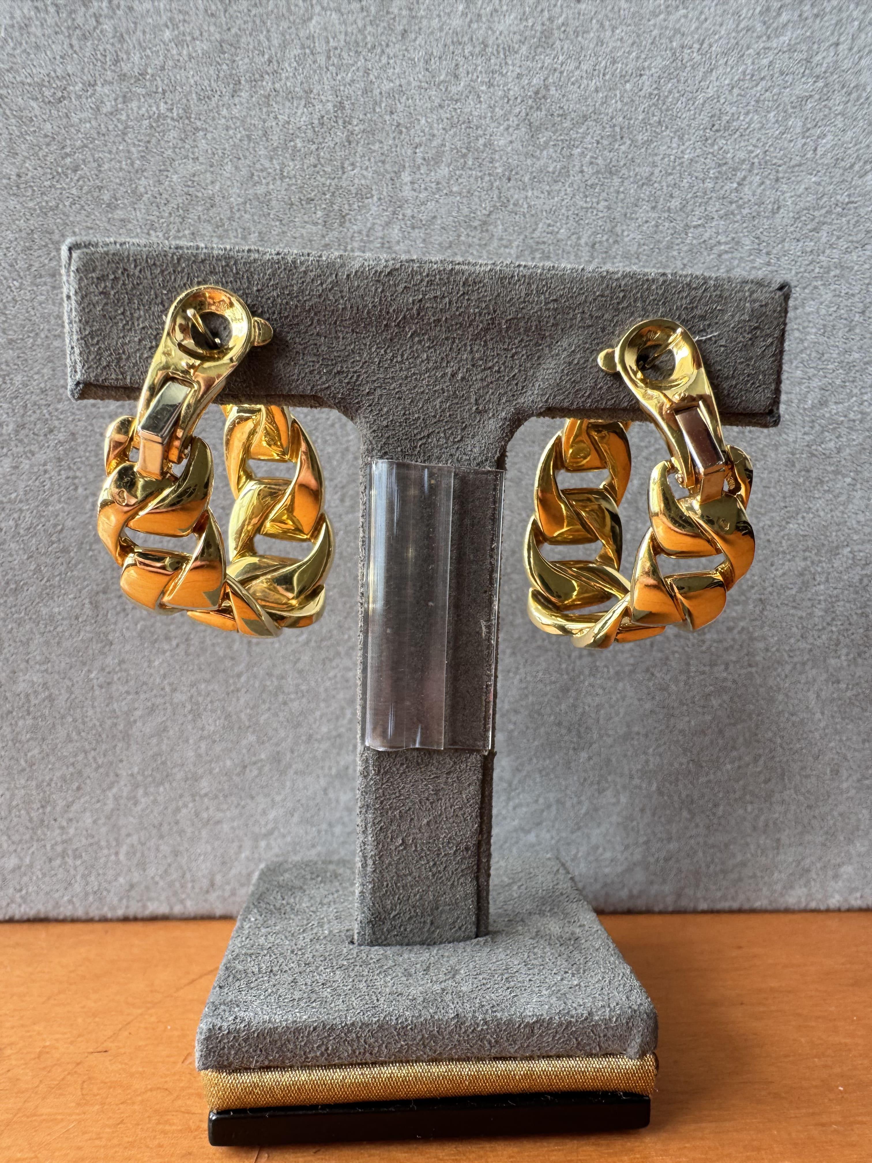 Pendientes Cartier Diamond Bergamo 18K Gold Hoop Cuban Curb Link Vintage Estate en venta 5