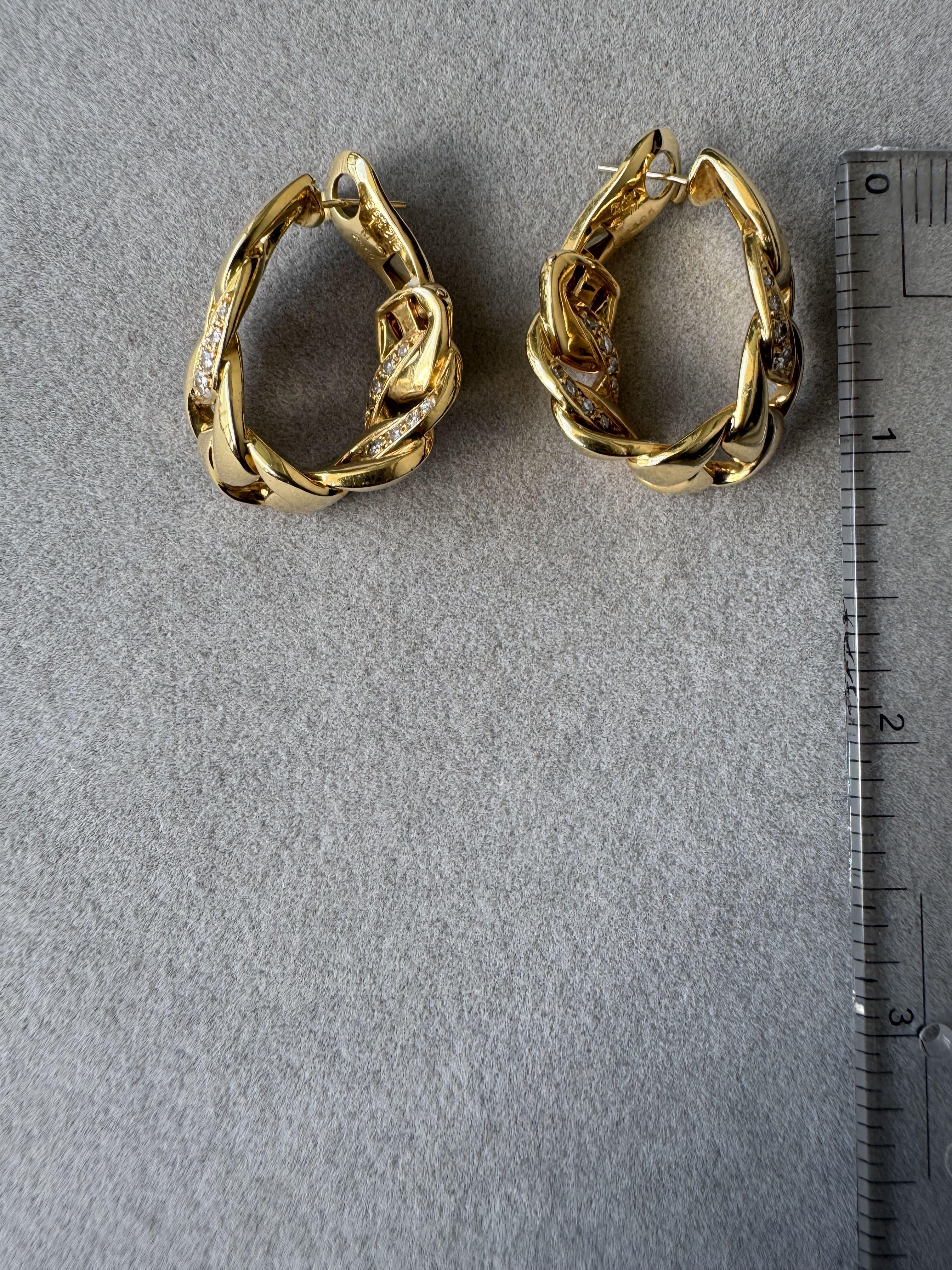 Pendientes Cartier Diamond Bergamo 18K Gold Hoop Cuban Curb Link Vintage Estate en venta 8