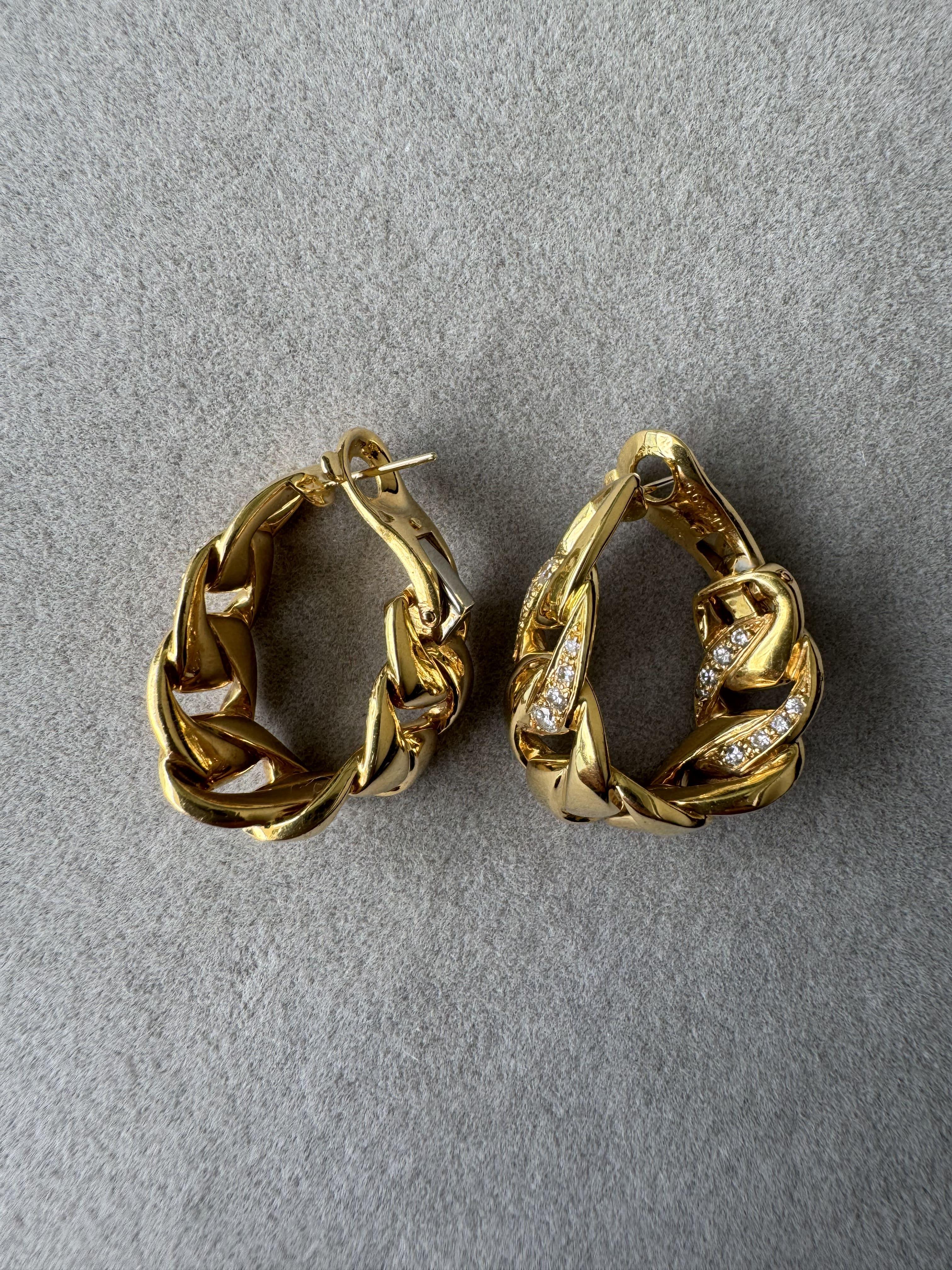 Pendientes Cartier Diamond Bergamo 18K Gold Hoop Cuban Curb Link Vintage Estate Moderno en venta