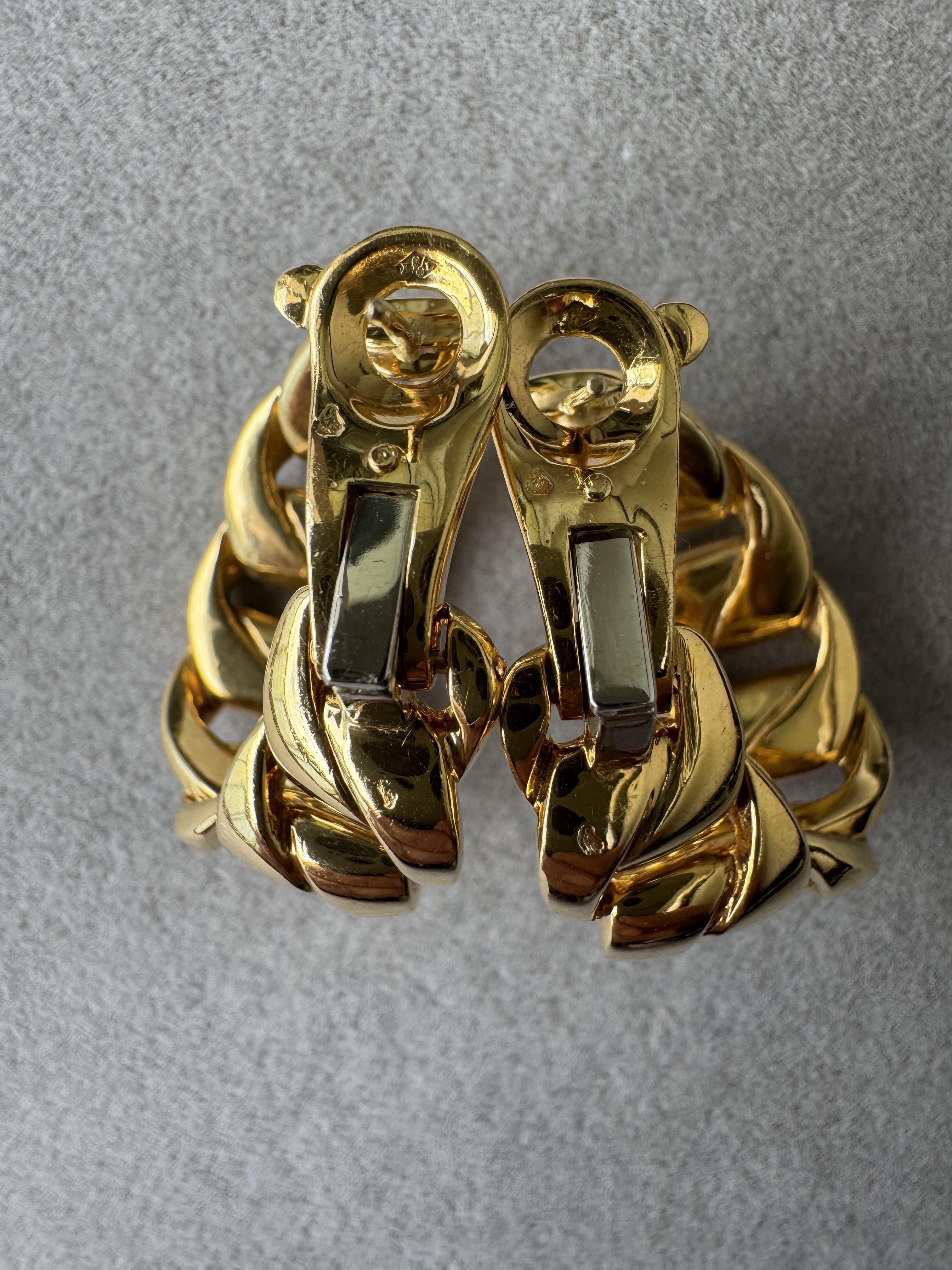 Pendientes Cartier Diamond Bergamo 18K Gold Hoop Cuban Curb Link Vintage Estate Corte redondo en venta