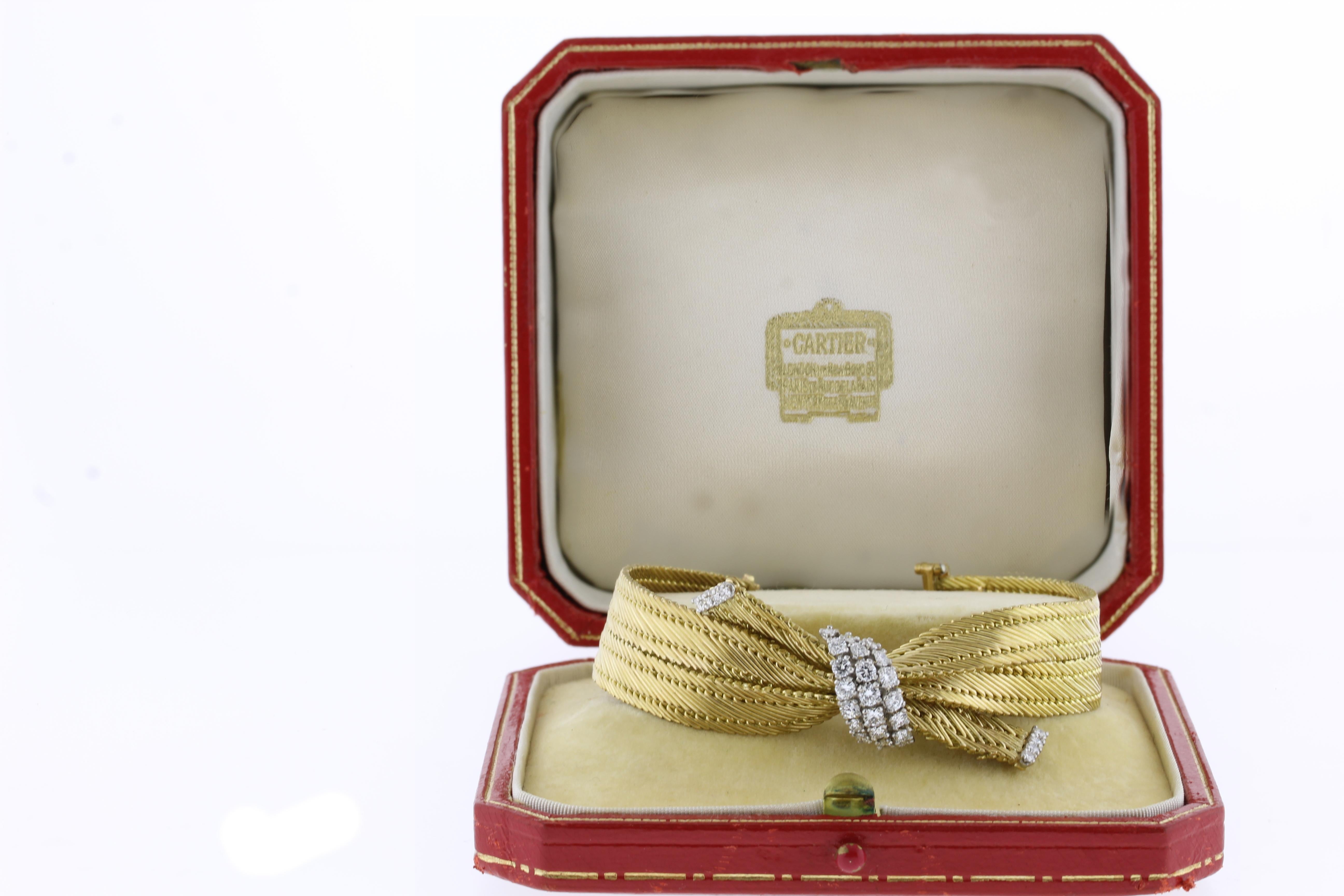 Round Cut Cartier Diamond Bow Bracelet