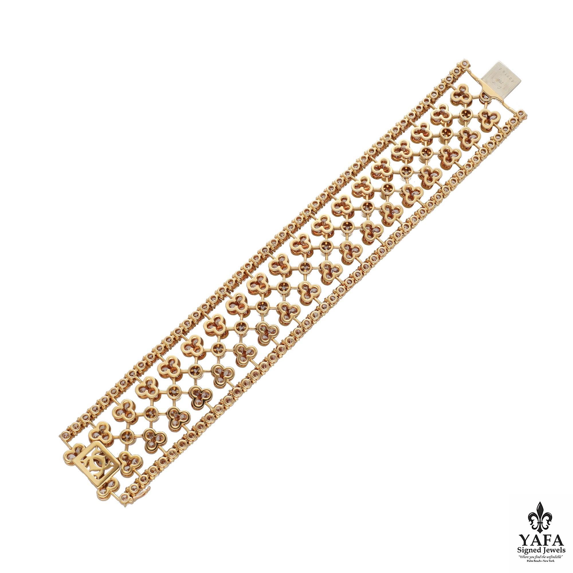 Bracelet en diamant à armature ouverte avec lunette et diamants ronds-brillants sertis.

Circa 1990's
Poids approximatif des diamants - 25.00 CTS
Longueur approximative - 7