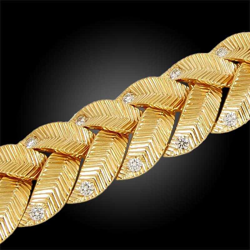 Cartier Diamant-Gelbgold-Armband mit geflochtenem Motiv im Zustand „Gut“ im Angebot in New York, NY