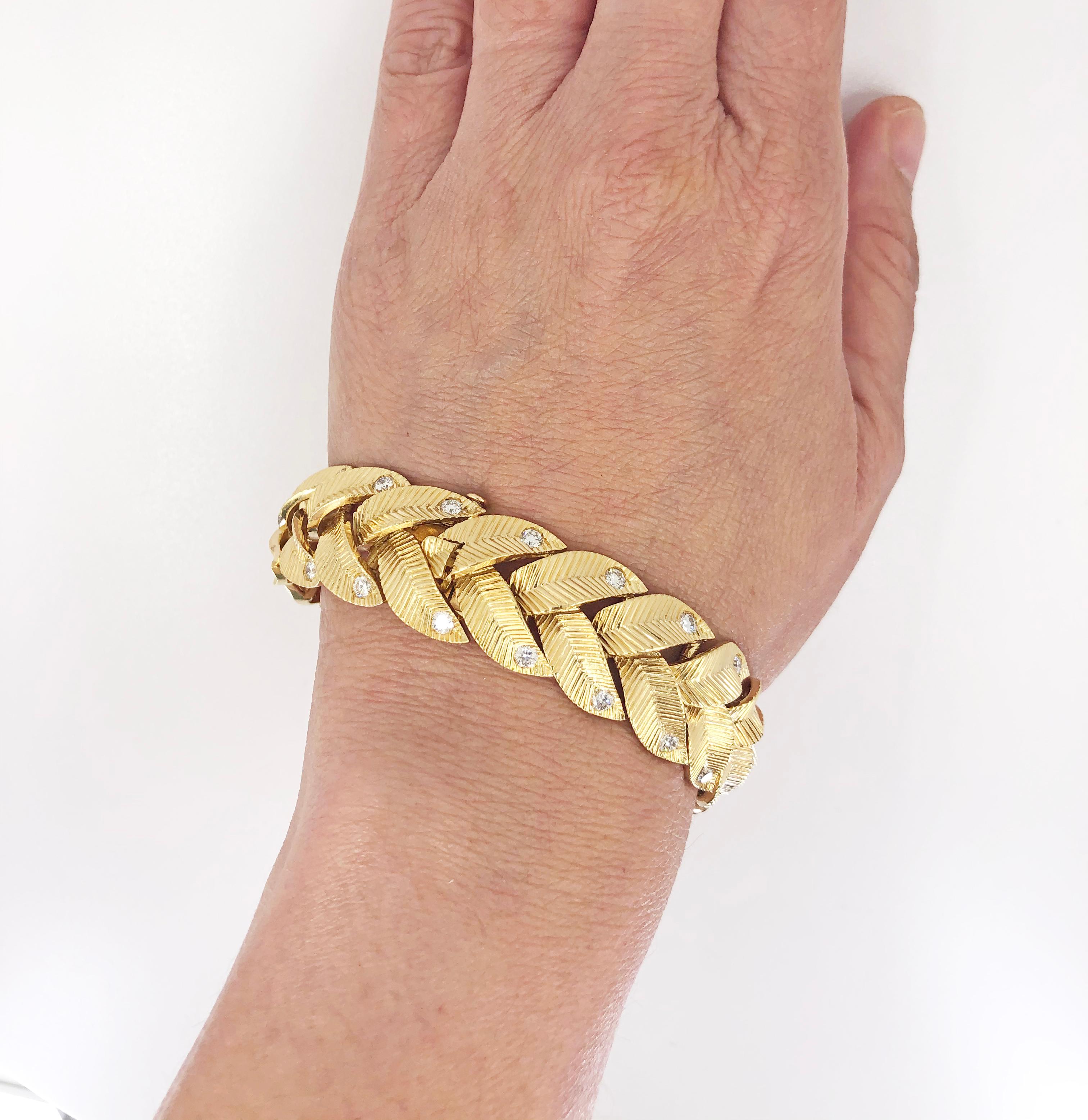 Cartier Diamond Yellow Gold Braided Motif Bracelet In Good Condition For Sale In New York, NY