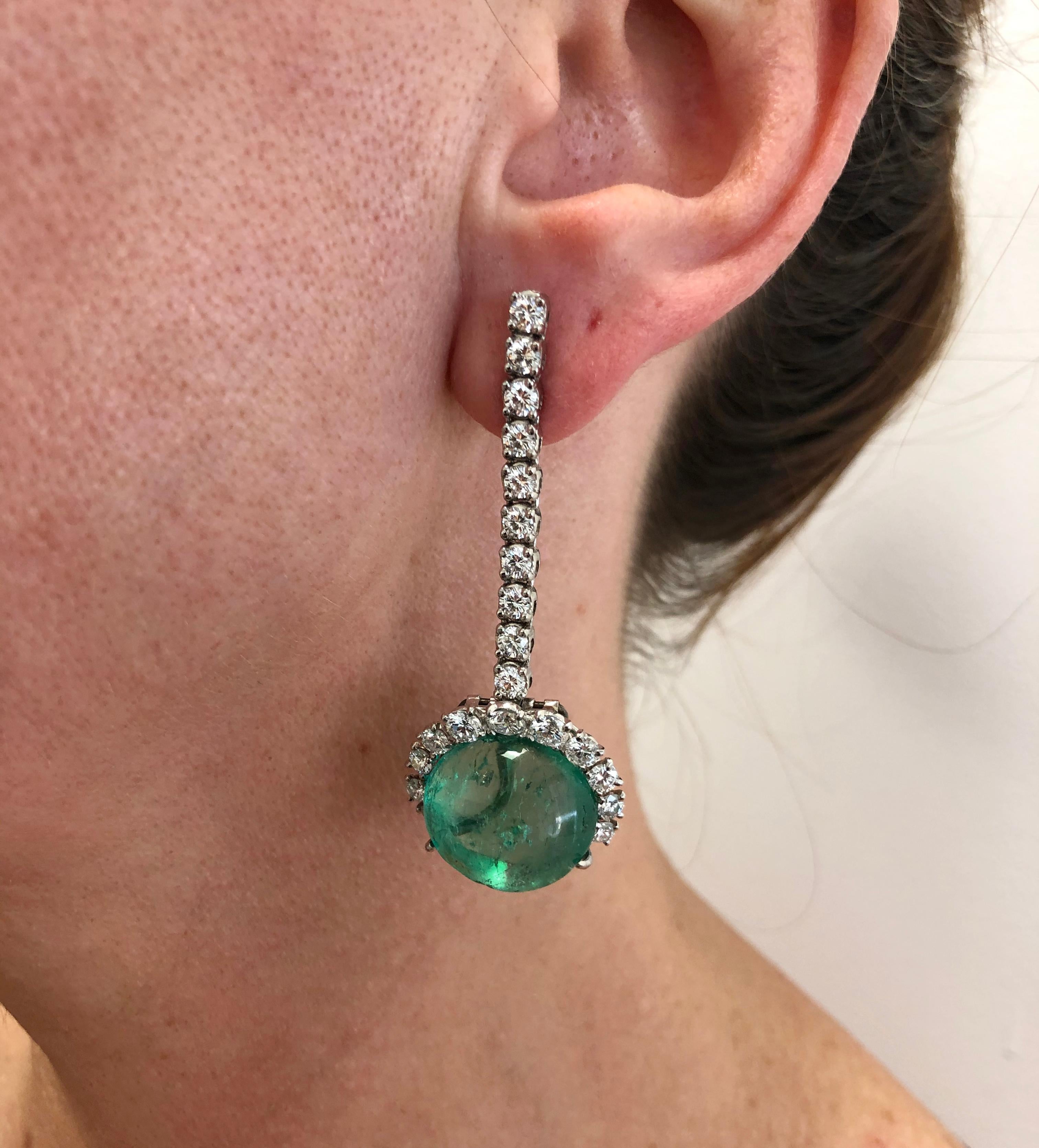 Cartier Diamant-Cabochon-Rubin-Smaragd-Platin-Halskette Suite im Zustand „Gut“ im Angebot in New York, NY