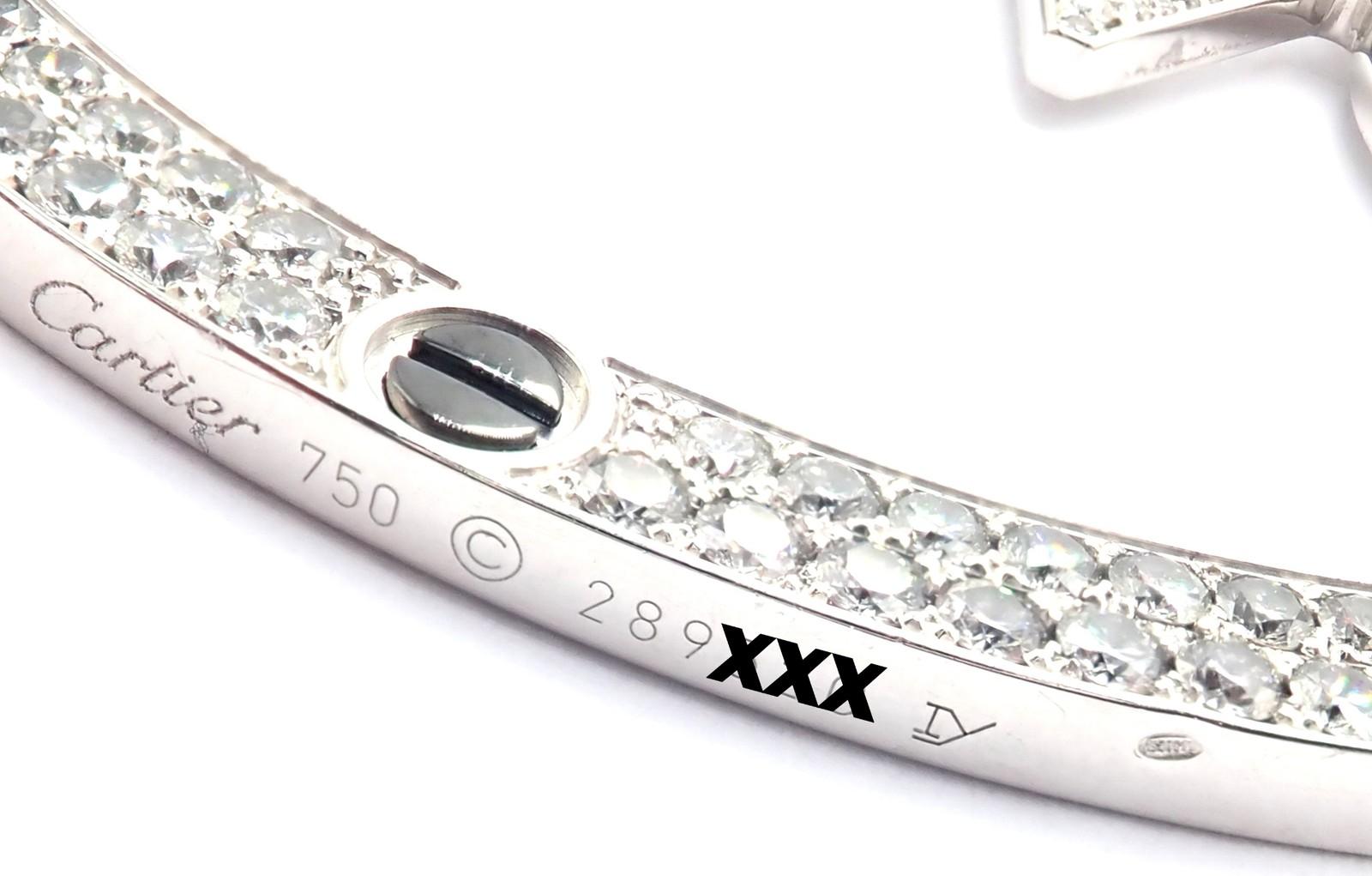 Collar de cadena de oro blanco de eslabones largos con colgante de amor de cerámica con diamantes Cartier en venta 3