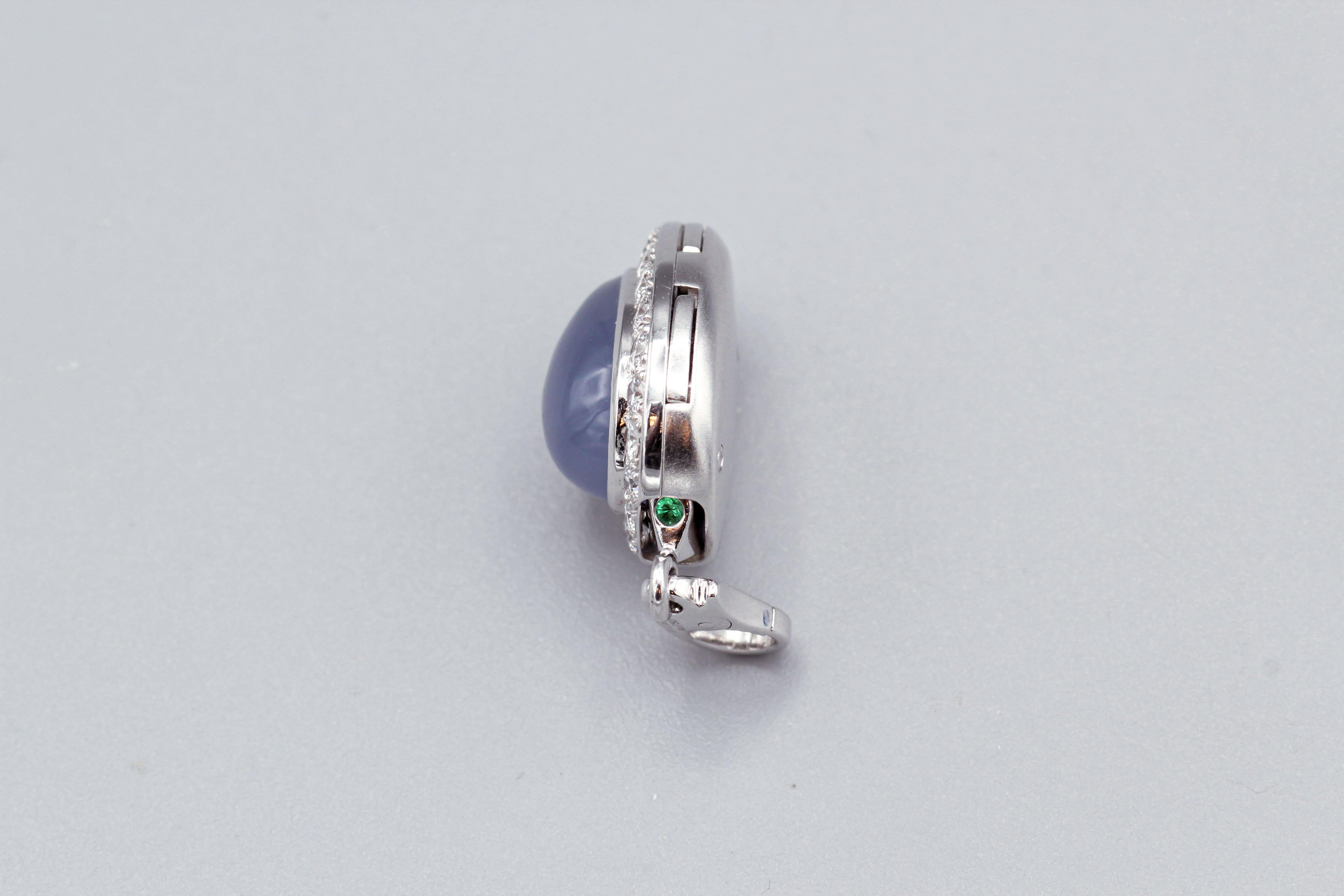 Cartier Diamond Chalcedony 18 Karat White Gold Retractable Turtle Charm Lim. Ed. In Good Condition In New York, NY