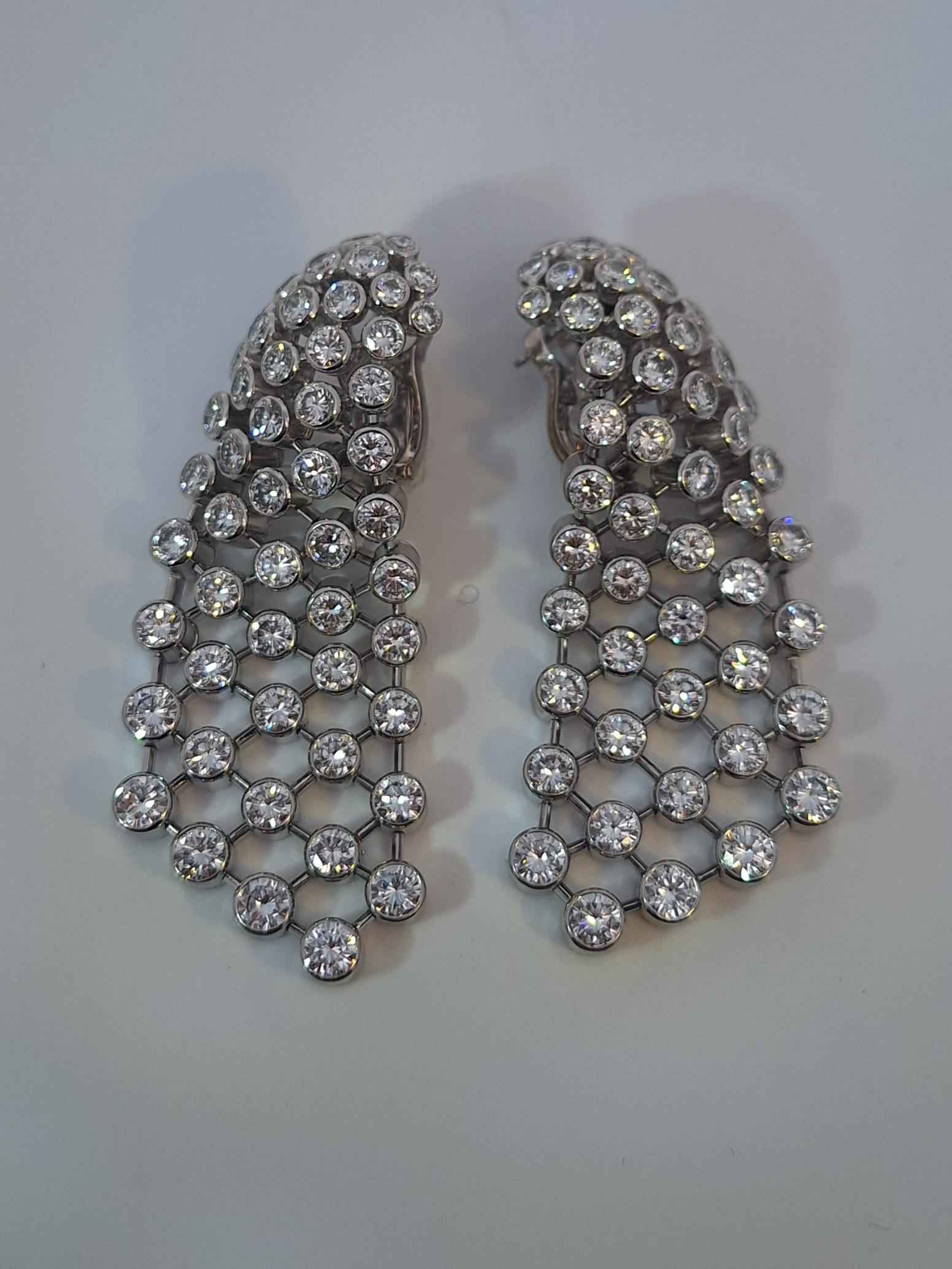 Boucles d'oreilles chandelier à diamants de Cartier Excellent état - En vente à New York, NY