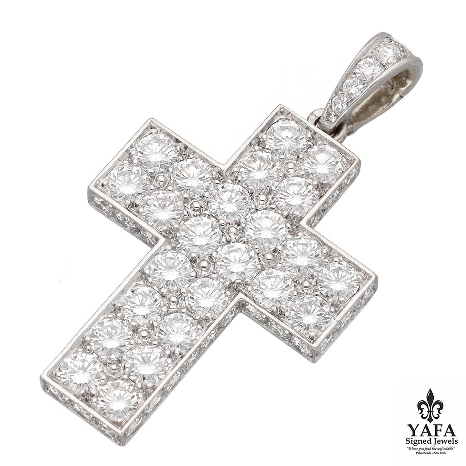 CARTIER Diamond Cross Pendant In Excellent Condition For Sale In New York, NY