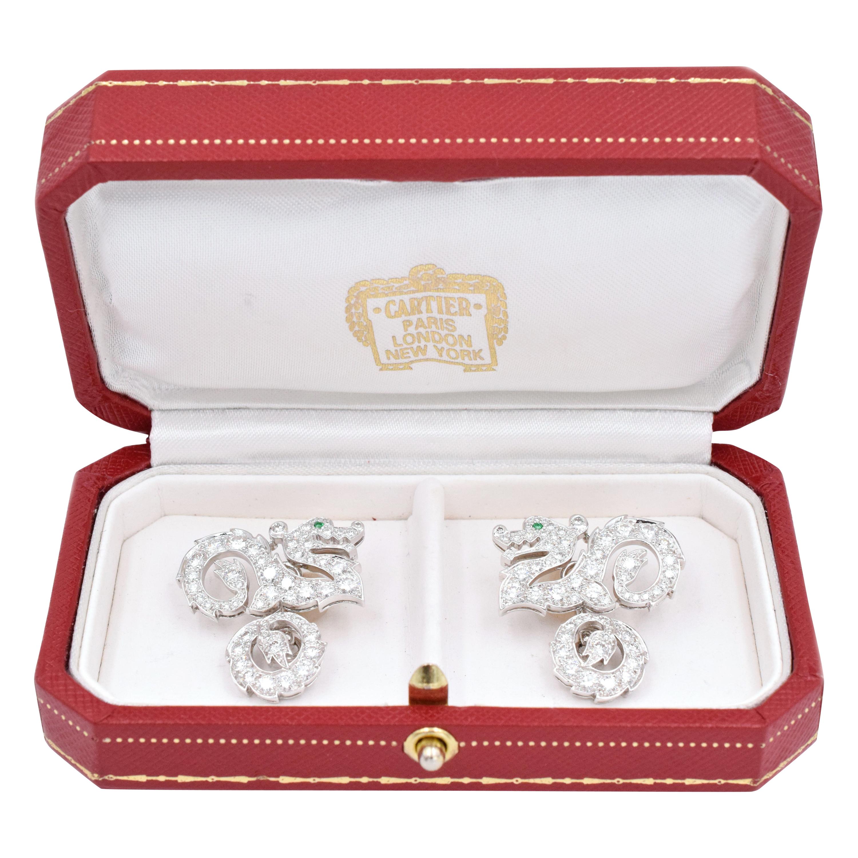 Cartier Boutons de manchette « dragon » en diamants en vente