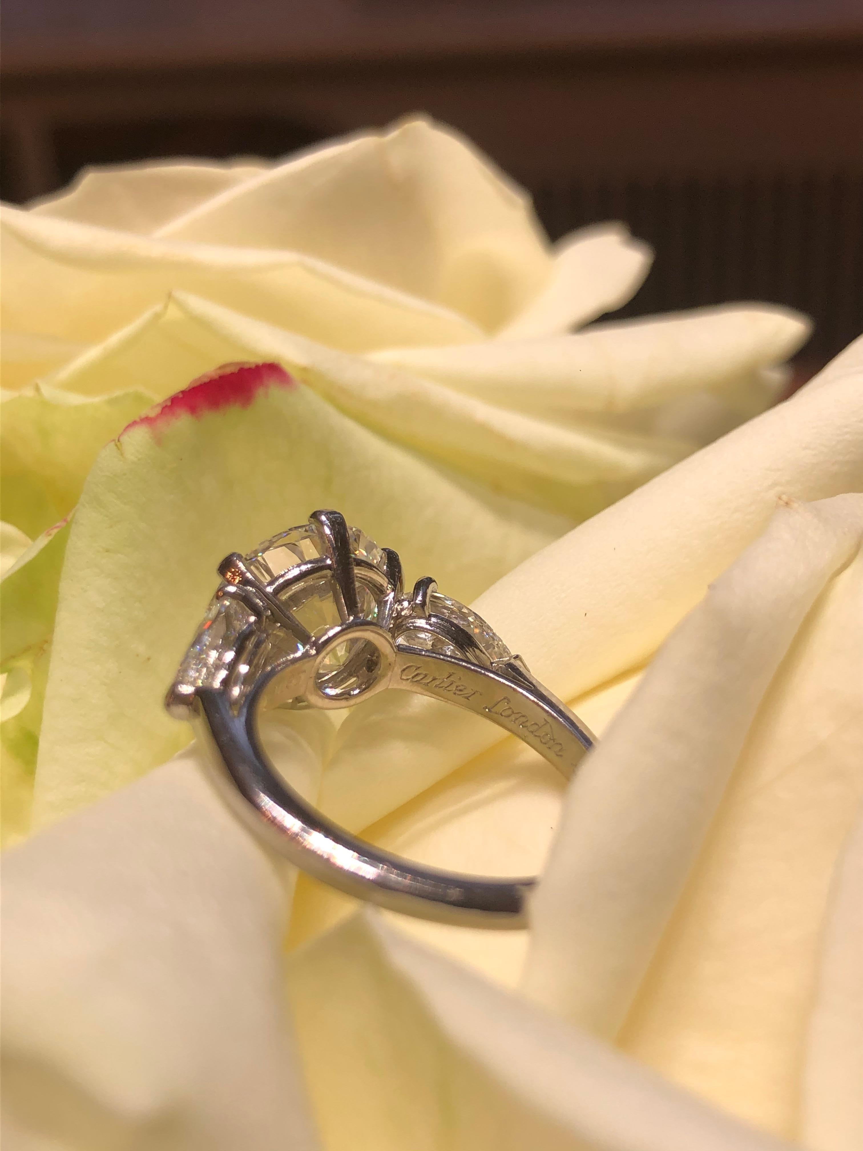 Women's Important Engagement Ring, Signed Cartier circa 1990 for Private Sale For Sale