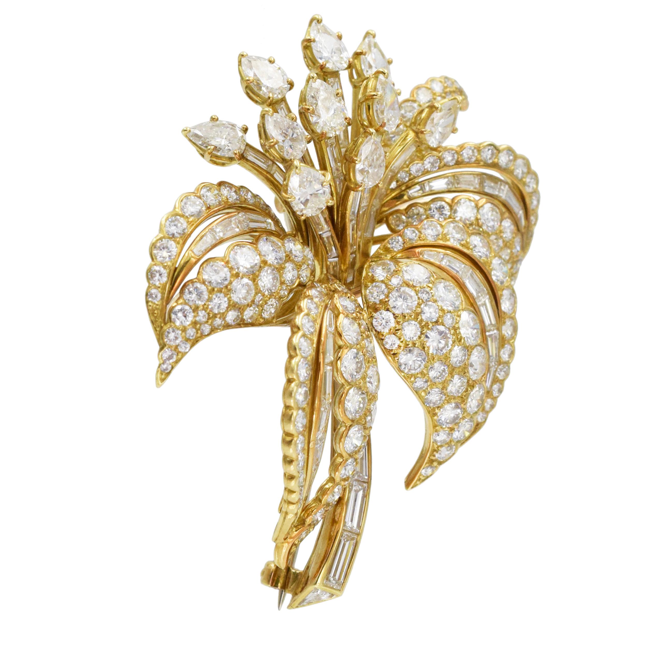 Cartier Diamond Flower Brooch In Excellent Condition For Sale In New York, NY