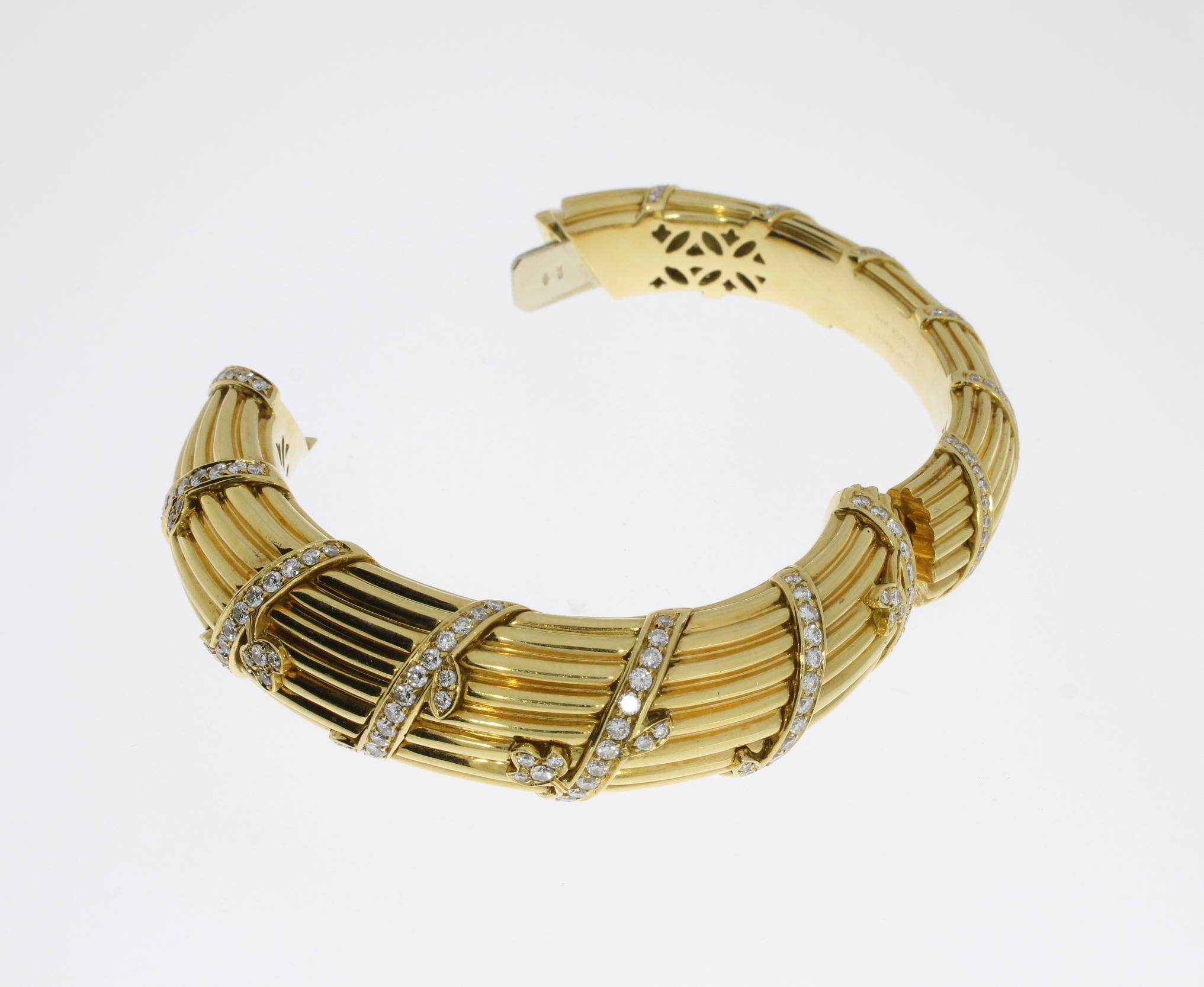 Taille brillant Cartier Bracelet jonc en or et diamants en vente