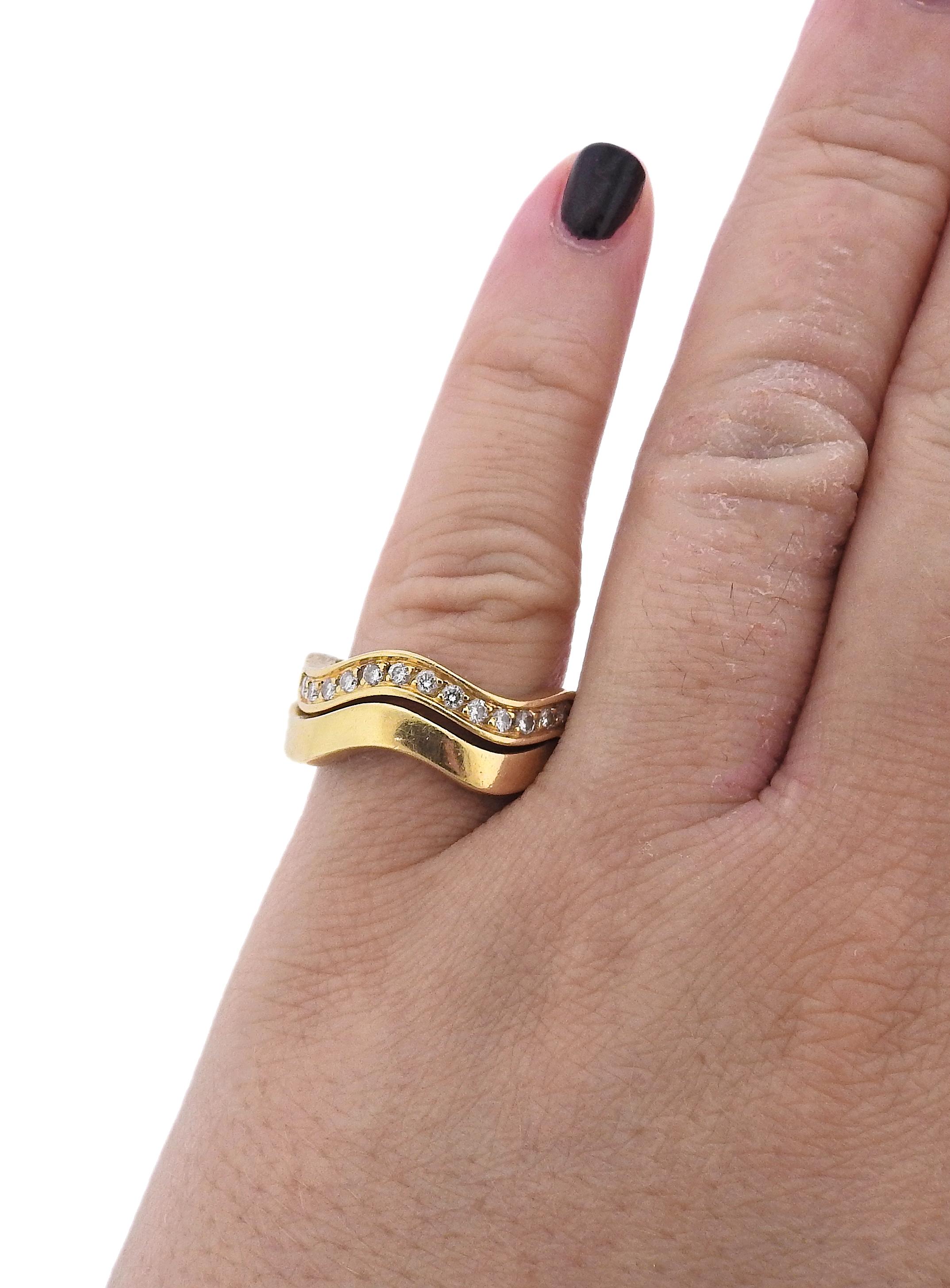 Cartier: Gold Wave Band-Ring mit Diamanten Damen im Angebot