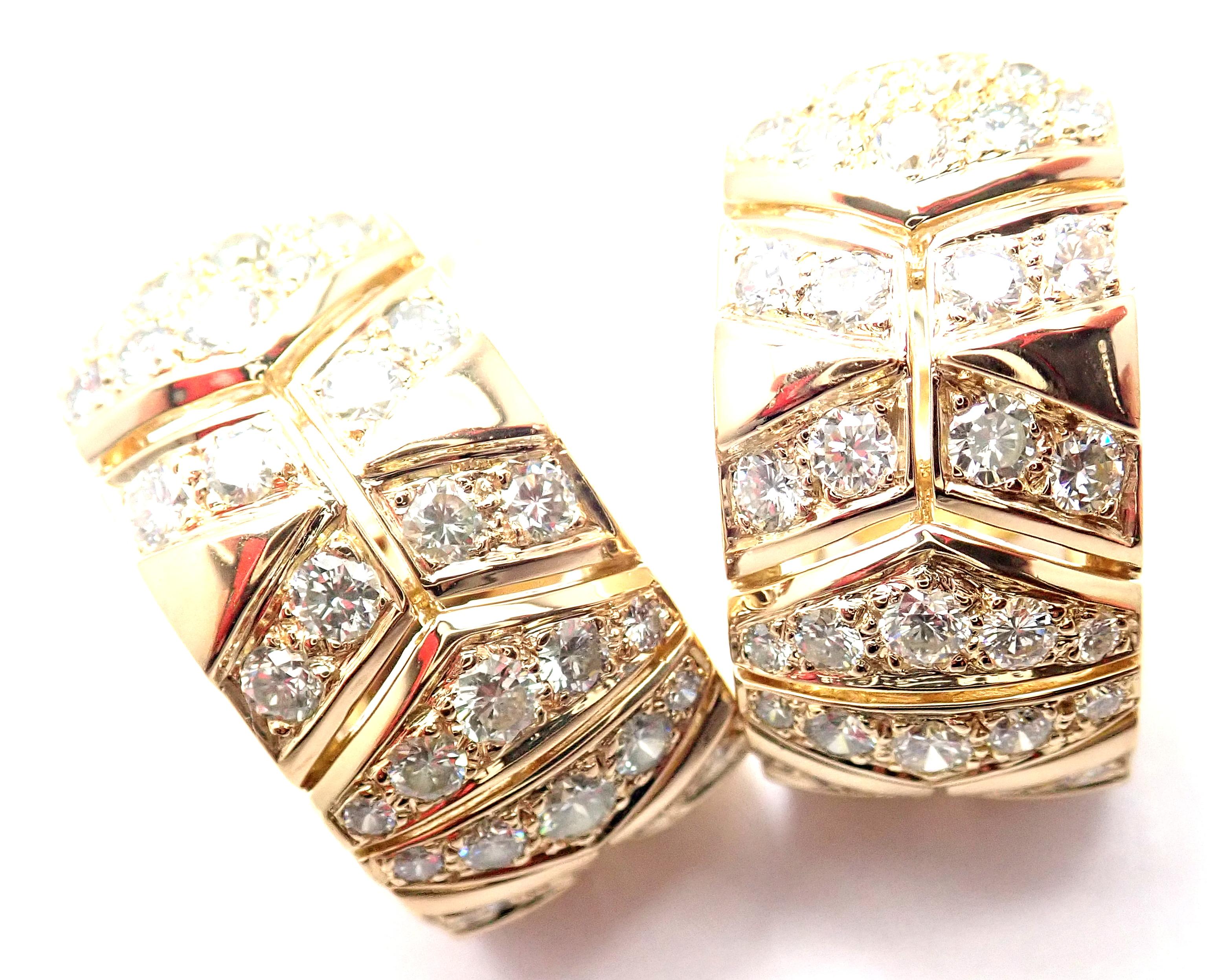 18k Gelbgold Diamant-Ohrringe von Cartier. 
Mit 8 runden Diamanten im Brillantschliff VVS1 Klarheit, E Farbe Gesamtgewicht ca. 3,5ct
Die Ohrringe sind für nicht gepiercte Ohren gedacht, können aber durch Hinzufügen von Stiften für gepiercte Ohren