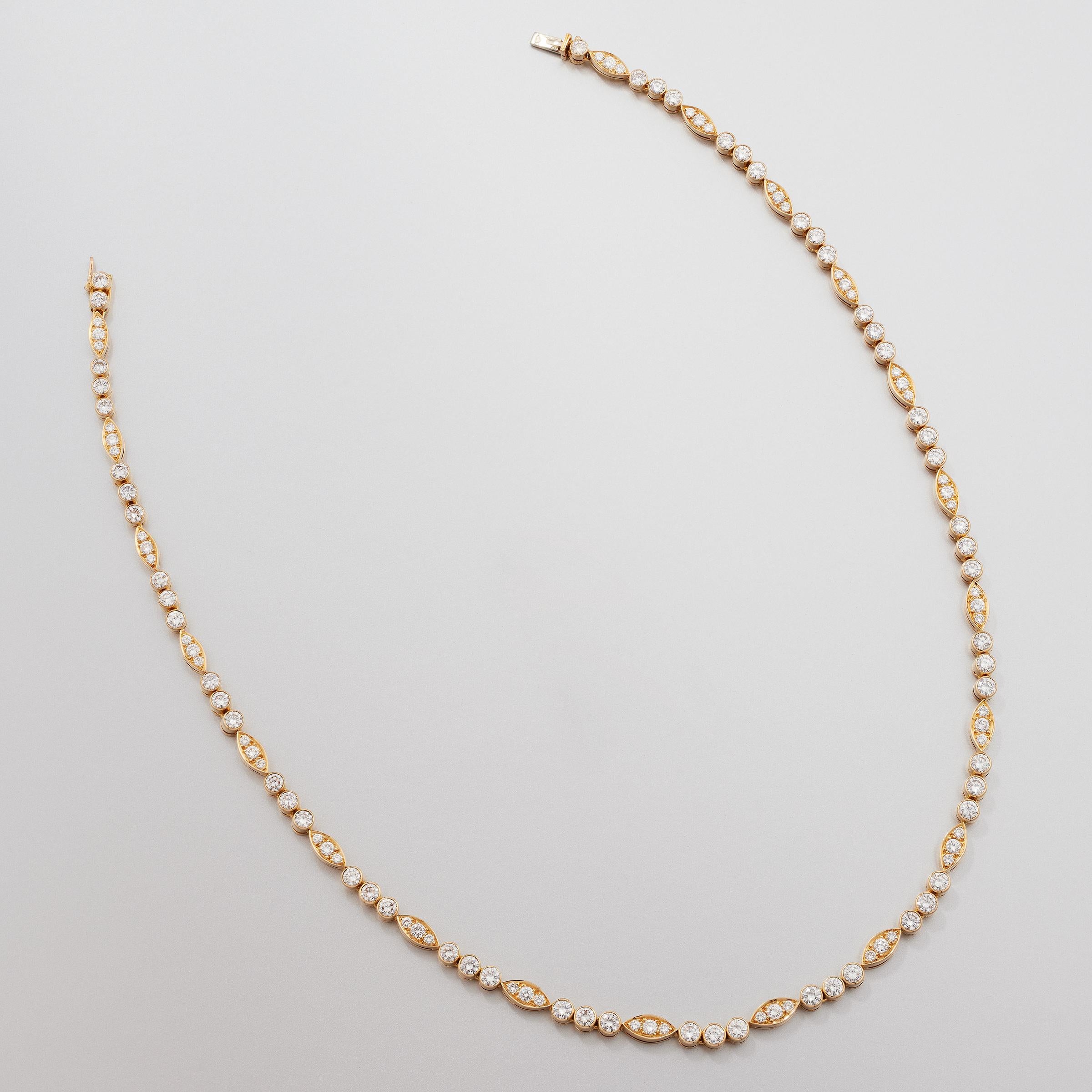 Cartier Diamant-Linien-Halskette und Perlen-Tropfen-Anhänger aus 18 Karat Gelbgold im Angebot 8