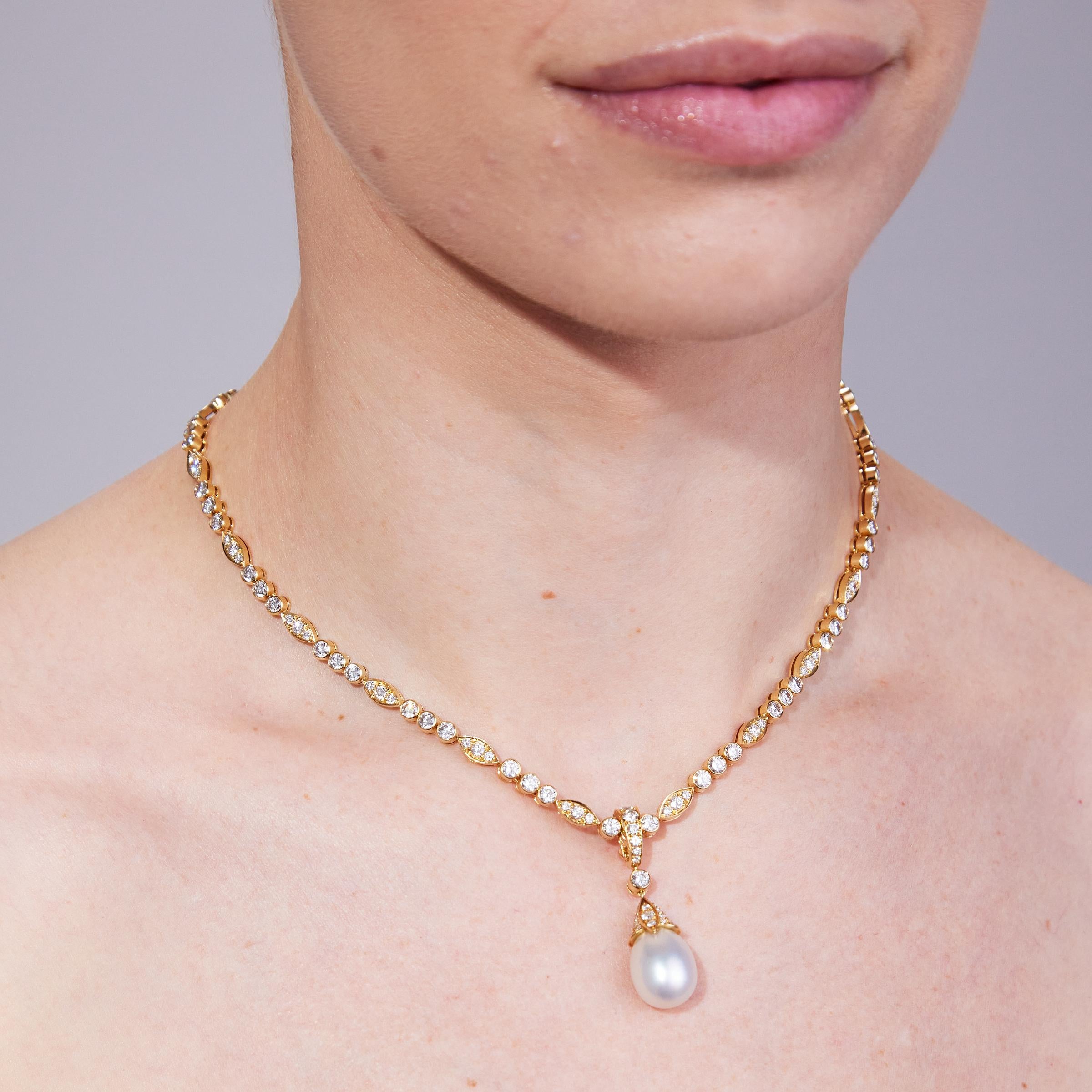 Cartier, collier ligne de diamants et pendentif goutte en or jaune 18 carats en vente 3