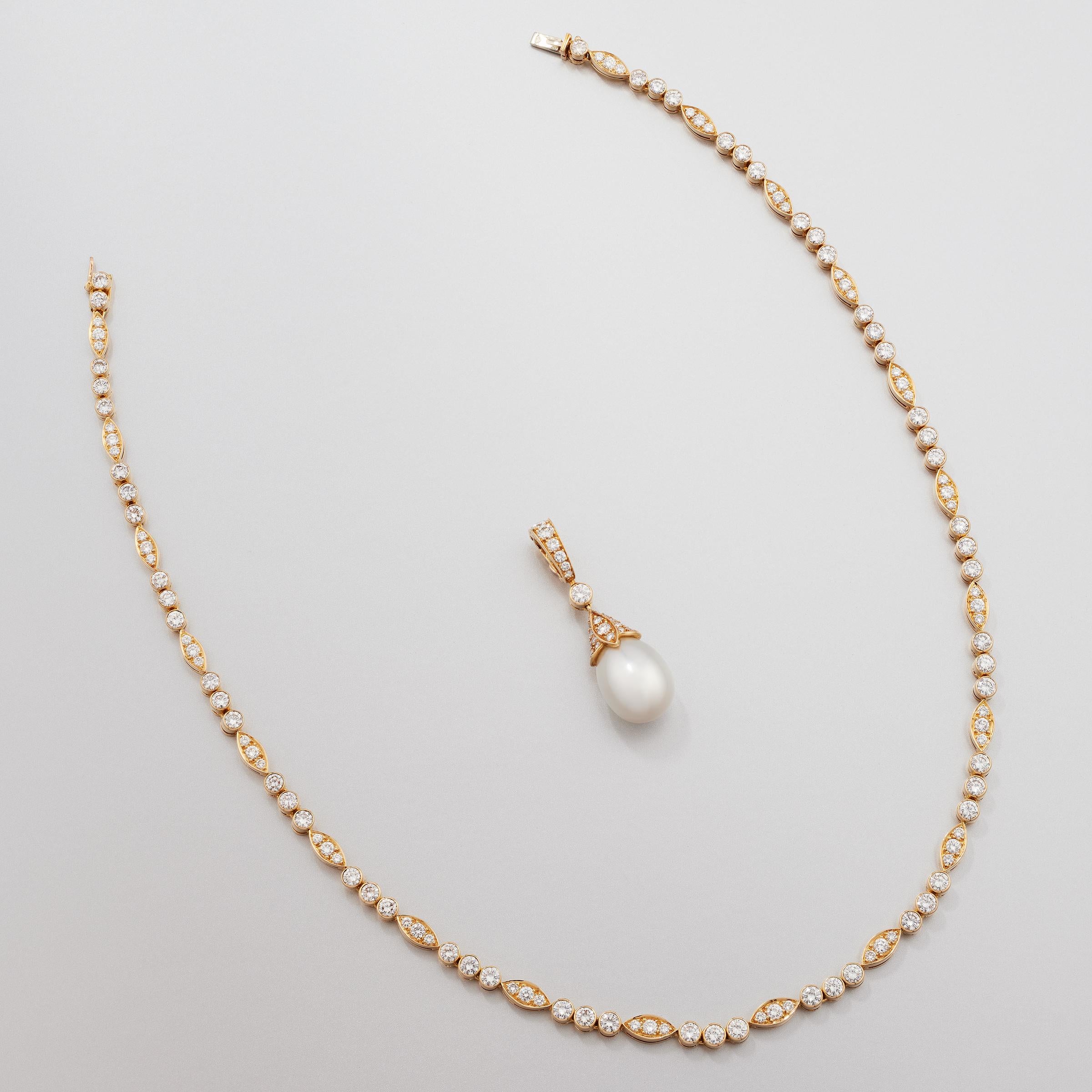 Cartier Diamant-Linien-Halskette und Perlen-Tropfen-Anhänger aus 18 Karat Gelbgold (Brillantschliff) im Angebot