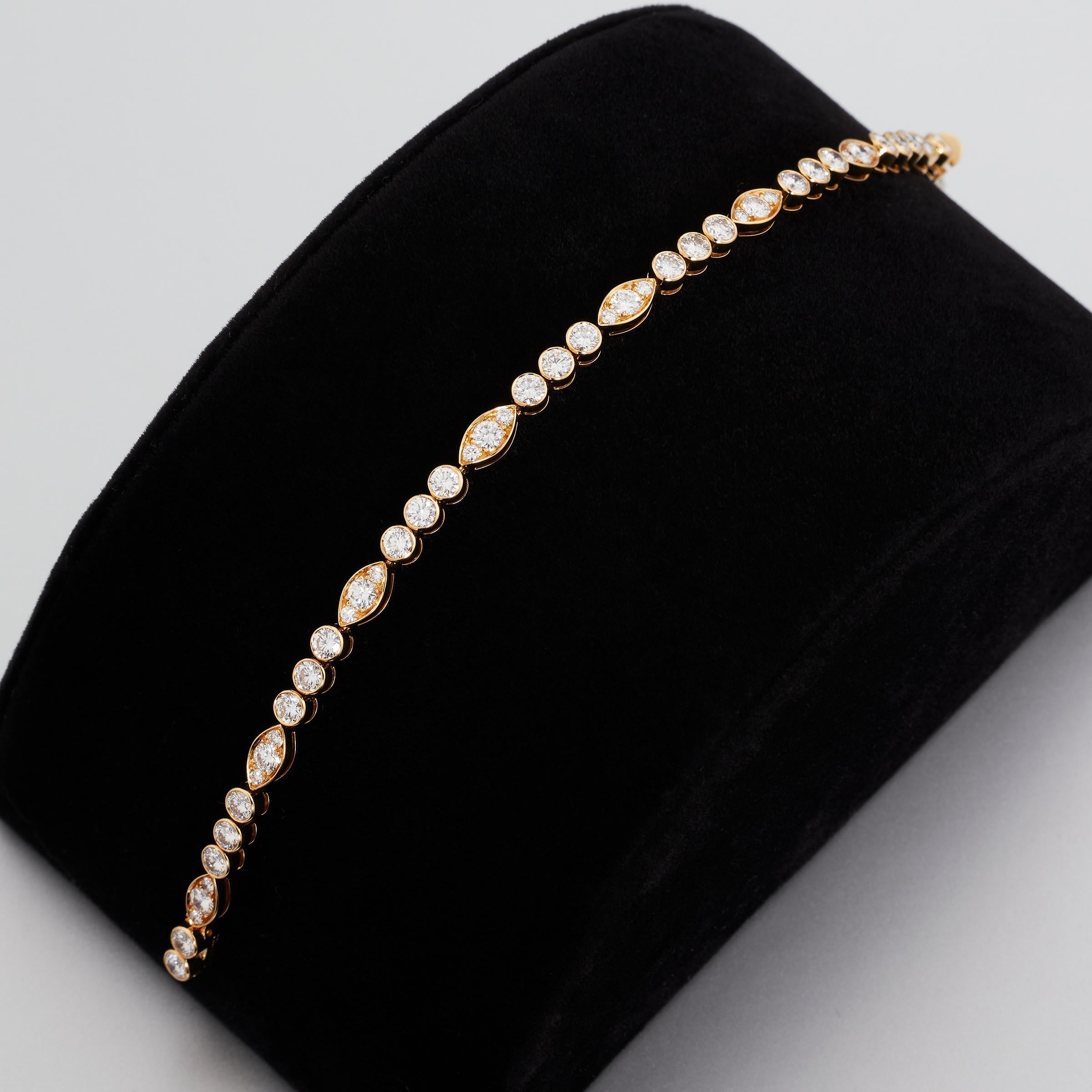 Cartier Diamant Line / Tennisarmband aus 18 Karat Gelbgold mit Diamanten (Brillantschliff) im Angebot