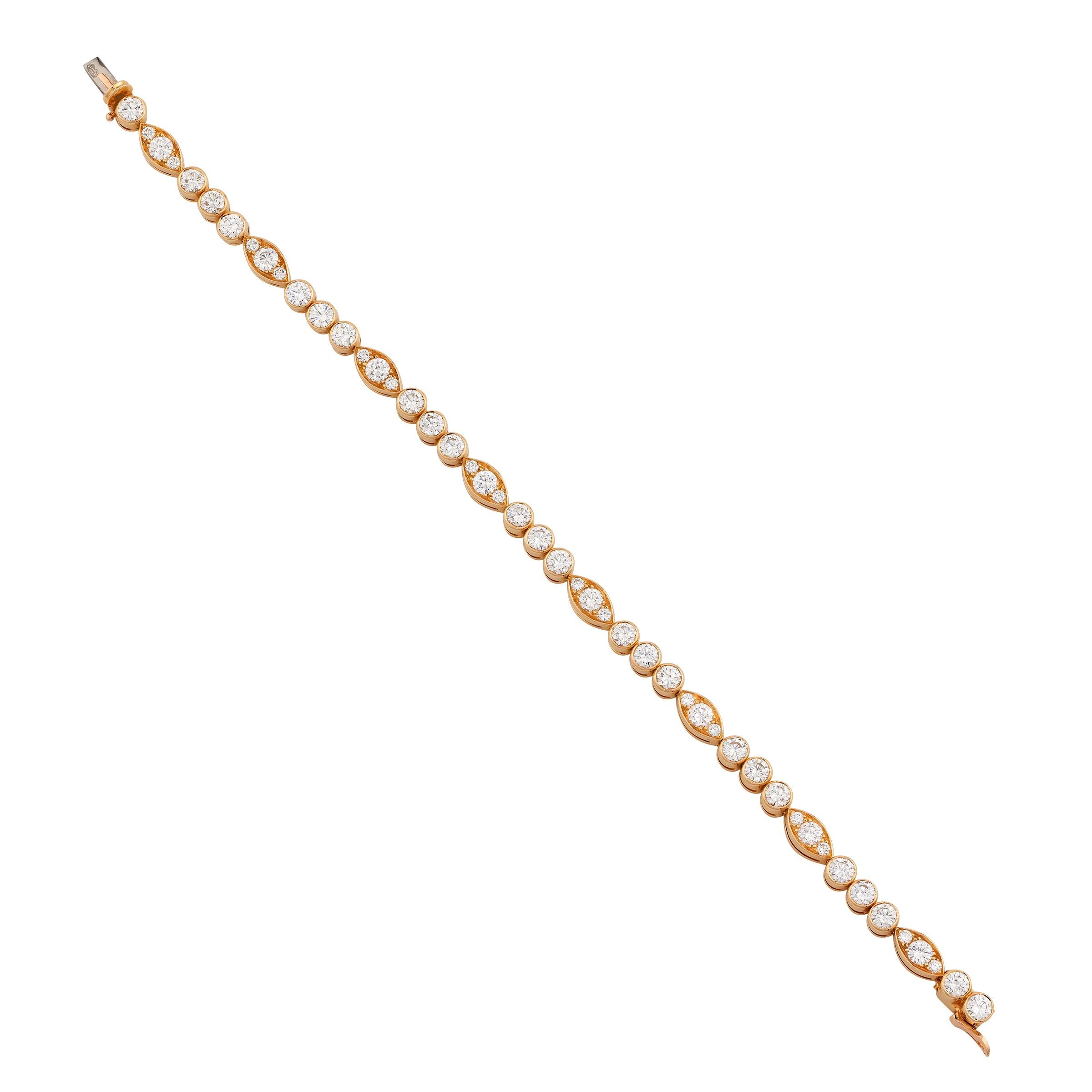 Taille brillant Cartier Bracelet tennis ligne / ligne de diamants en or jaune 18 carats en vente