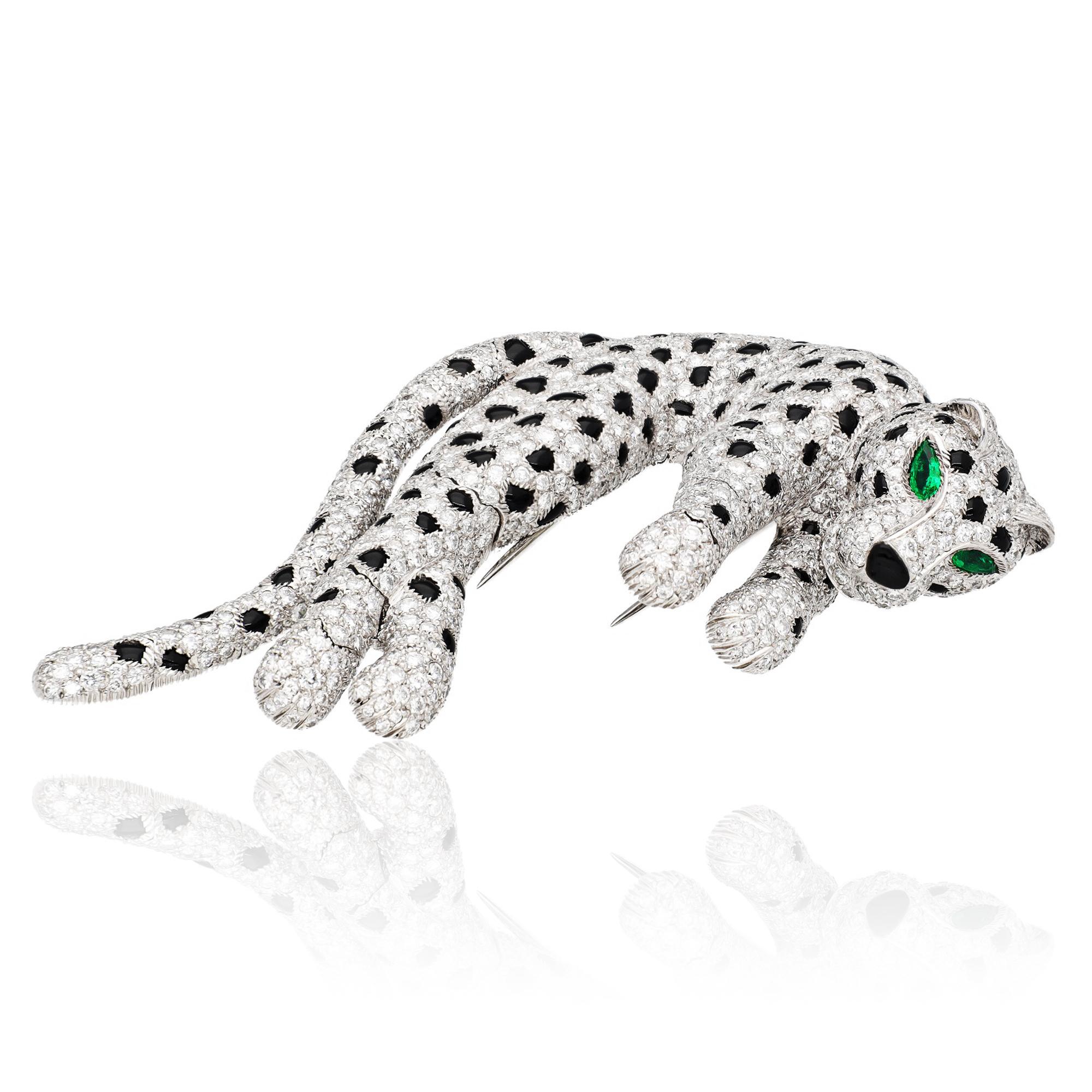 Taglio rotondo Cartier Spilla a clip con diamante, onice e smeraldo Panthere in vendita
