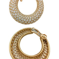 Paire de boucles d'oreilles Cartier en or jaune et diamants