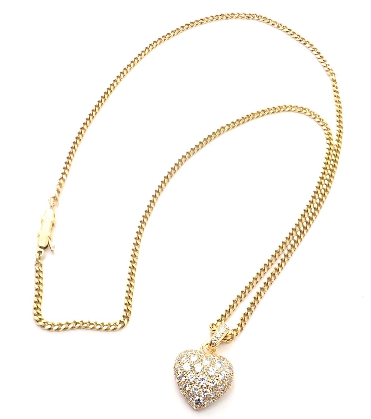 18k Yellow Gold Diamond Pave Heart Pendant Necklace by Cartier.
With Round brilliant cut diamonds VS1 clarity E color total weight approx. 2ct
Details:
Weight: 11 grams
Pendant Size: 21mm x 14mm
Width: 2mm
Length: 17