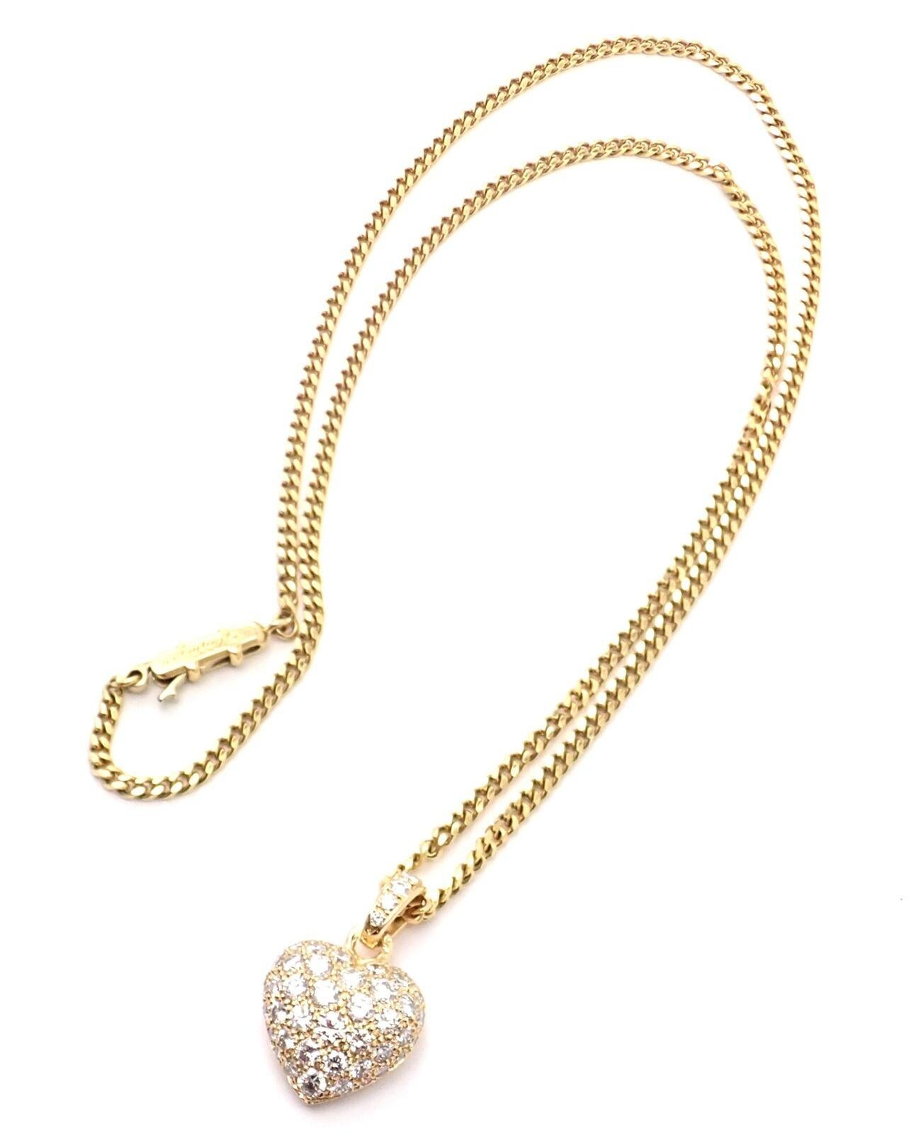 Taille brillant Collier à pendentif en or jaune avec pavé de diamants et grand cœur de Cartier en vente