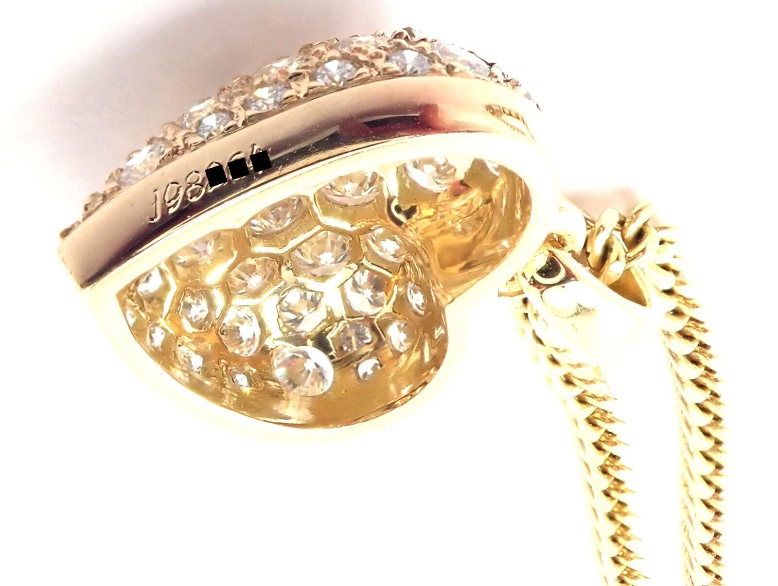 Collier à pendentif en or jaune avec pavé de diamants et grand cœur de Cartier en vente 2