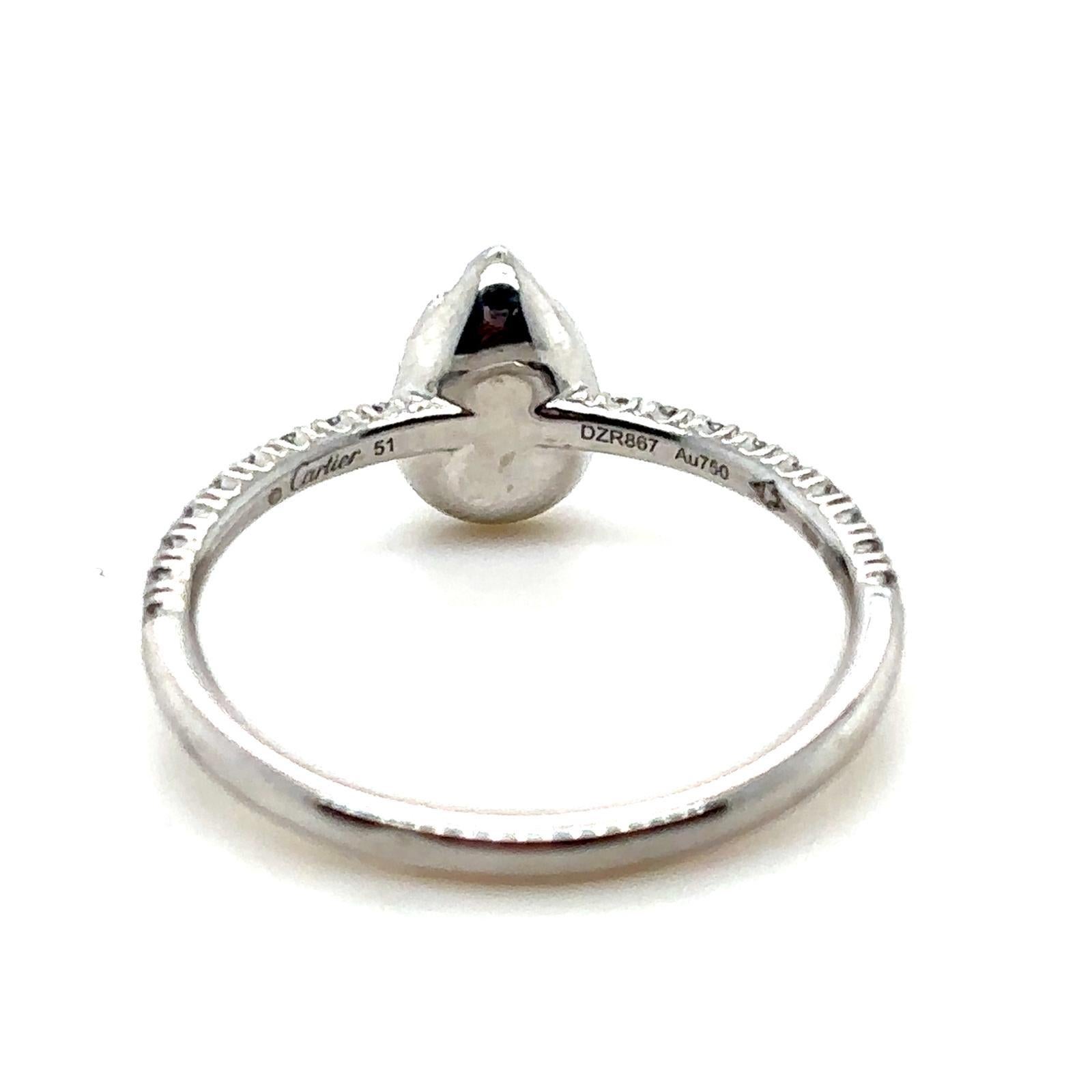 Donna Anello Cartier con diamante a forma di pera in oro bianco 18 carati in vendita