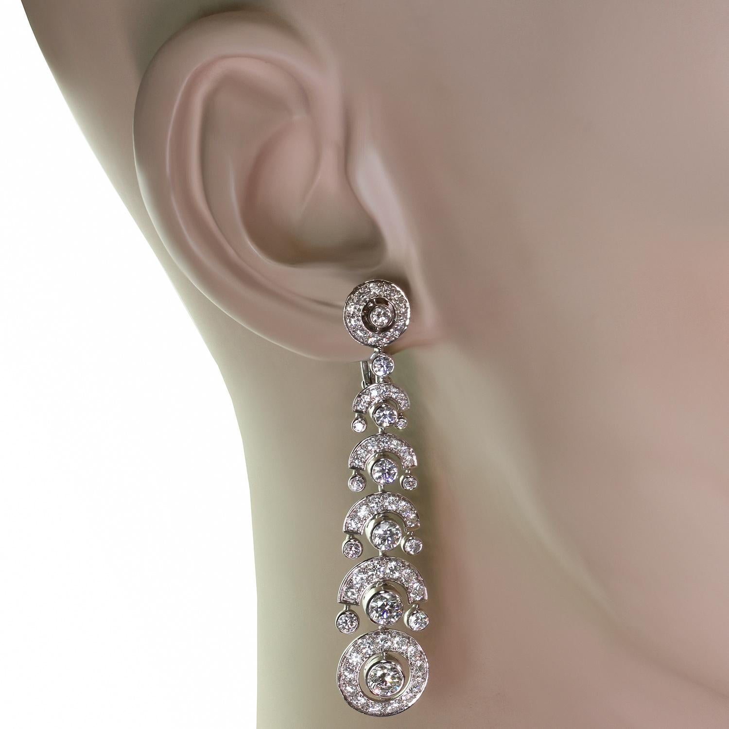 Brilliant Cut CARTIER Diamond Platinum Chandelier Earrings For Sale