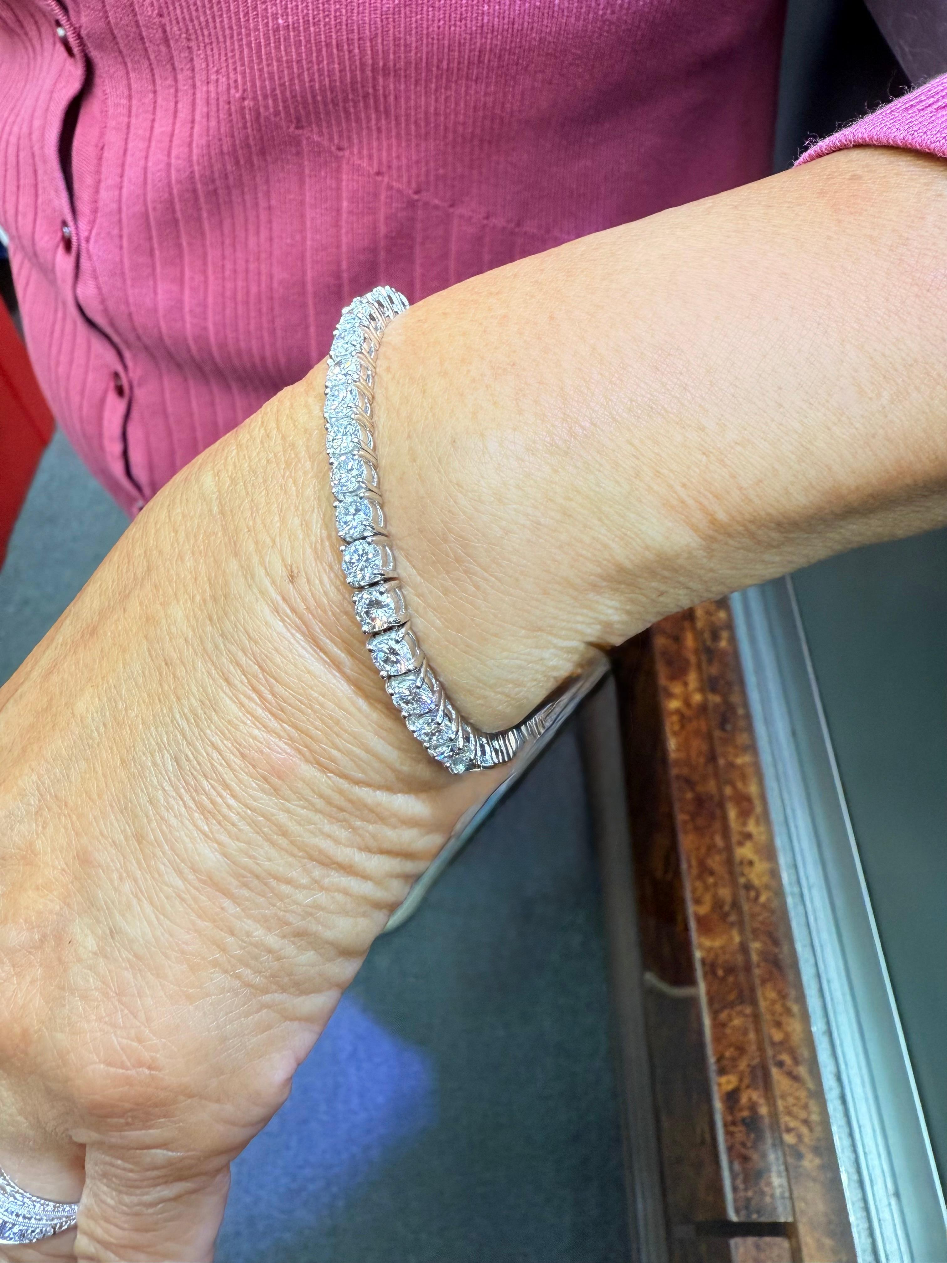 Cartier Diamond Platinum Tennis Bracelet 6 5/8” Long en Bueno estado para la venta en Los Angeles, CA
