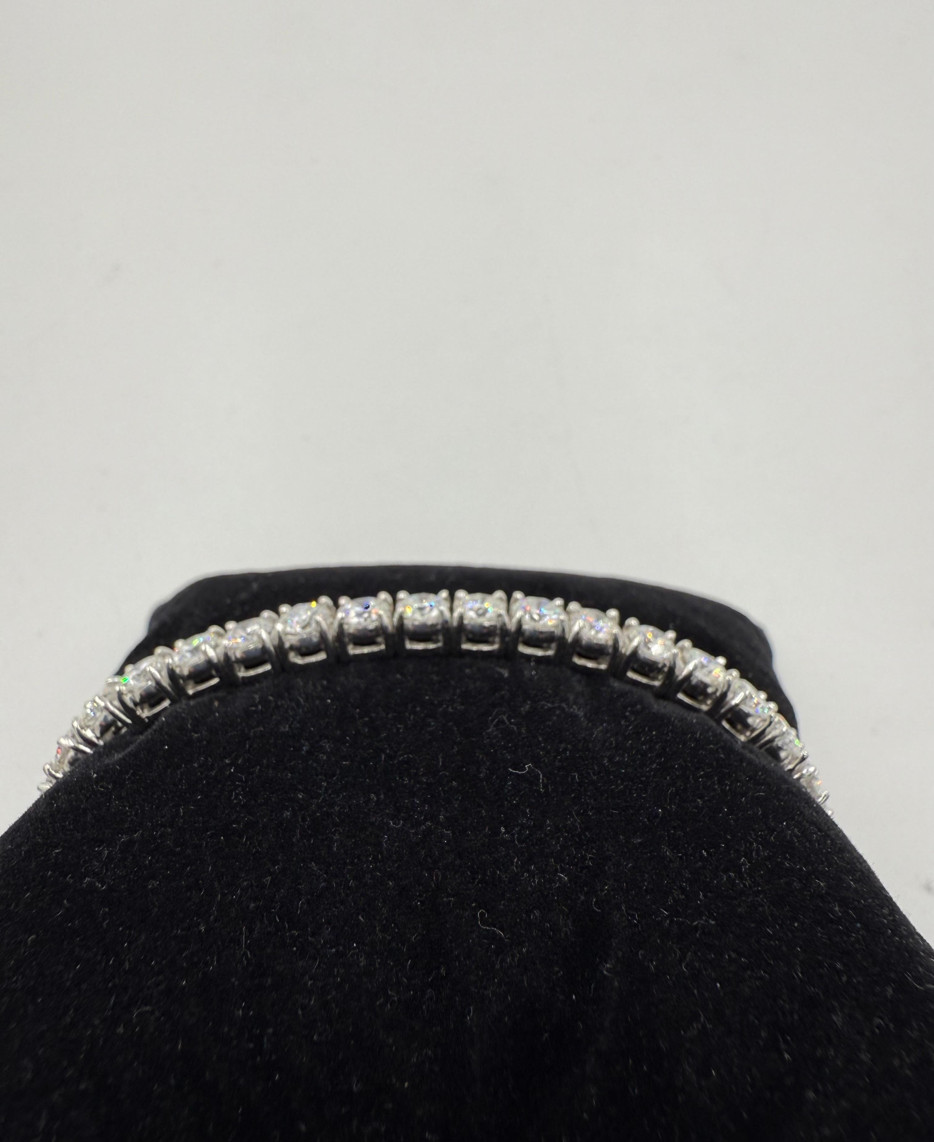 Cartier Diamond Platinum Tennis Bracelet 6 5/8” Long en venta 2