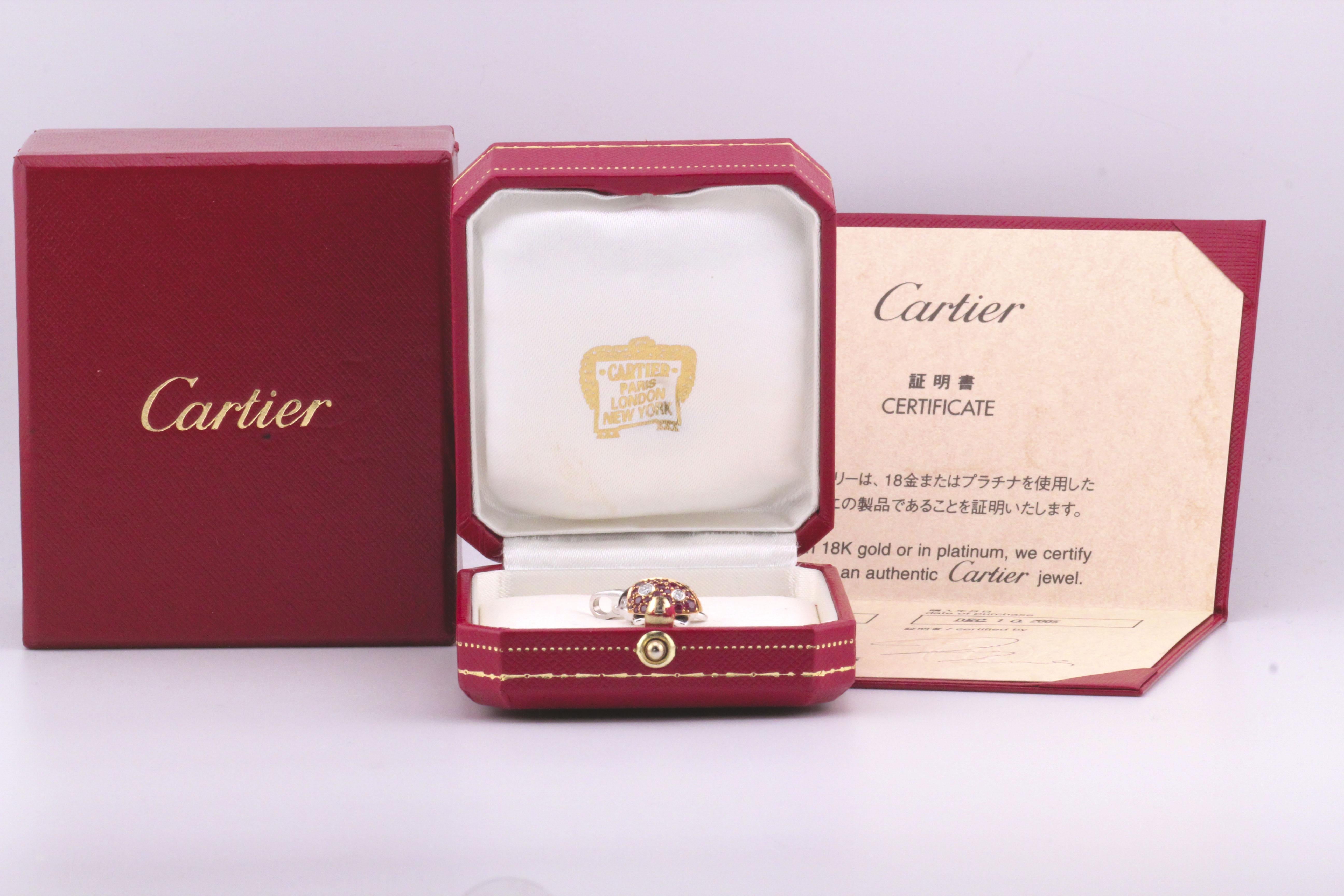 Colgante encanto mariquita Cartier diamante rubí oro 18k edición limitada Contemporáneo en venta