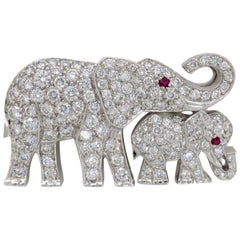 Cartier Diamond Ruby Elephant und Baby Elephant Pin Brosche