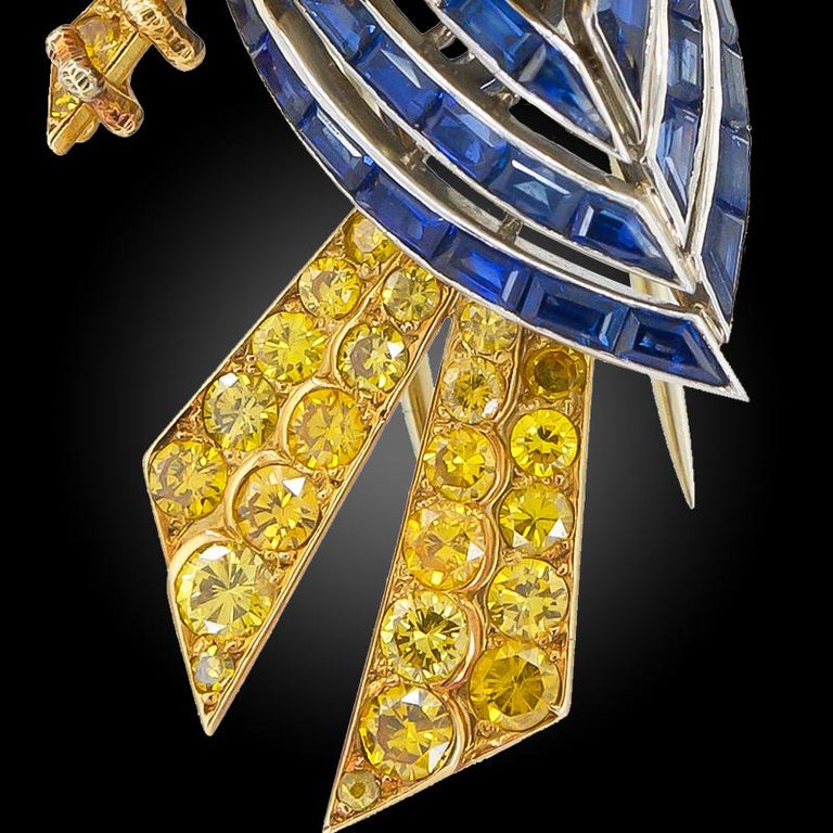 Cartier Diamond Sapphire Yellow Gold Platinum Bird Brooch In Good Condition For Sale In New York, NY