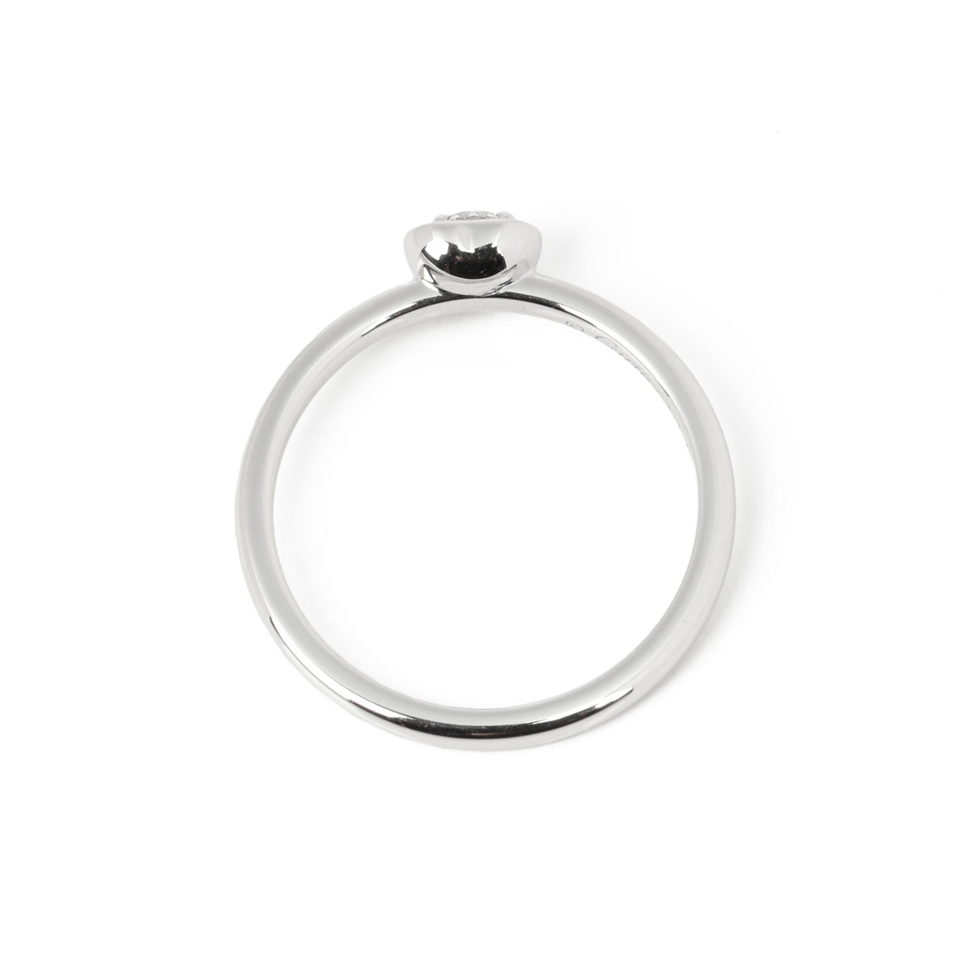 Cartier Diamant Solitaire 18ct Weißgold Diamant Lègers Ring

Details zum Produkt
Xupes Ref: J1045
Marke: Cartier
Modell: Diamant Lègers Diamantring
Art: Ring
Seriennummer: A*****
MATERIAL(e): 18 Karat Weißgold
Edelstein: Diamant
UK Ringgröße: L
EU