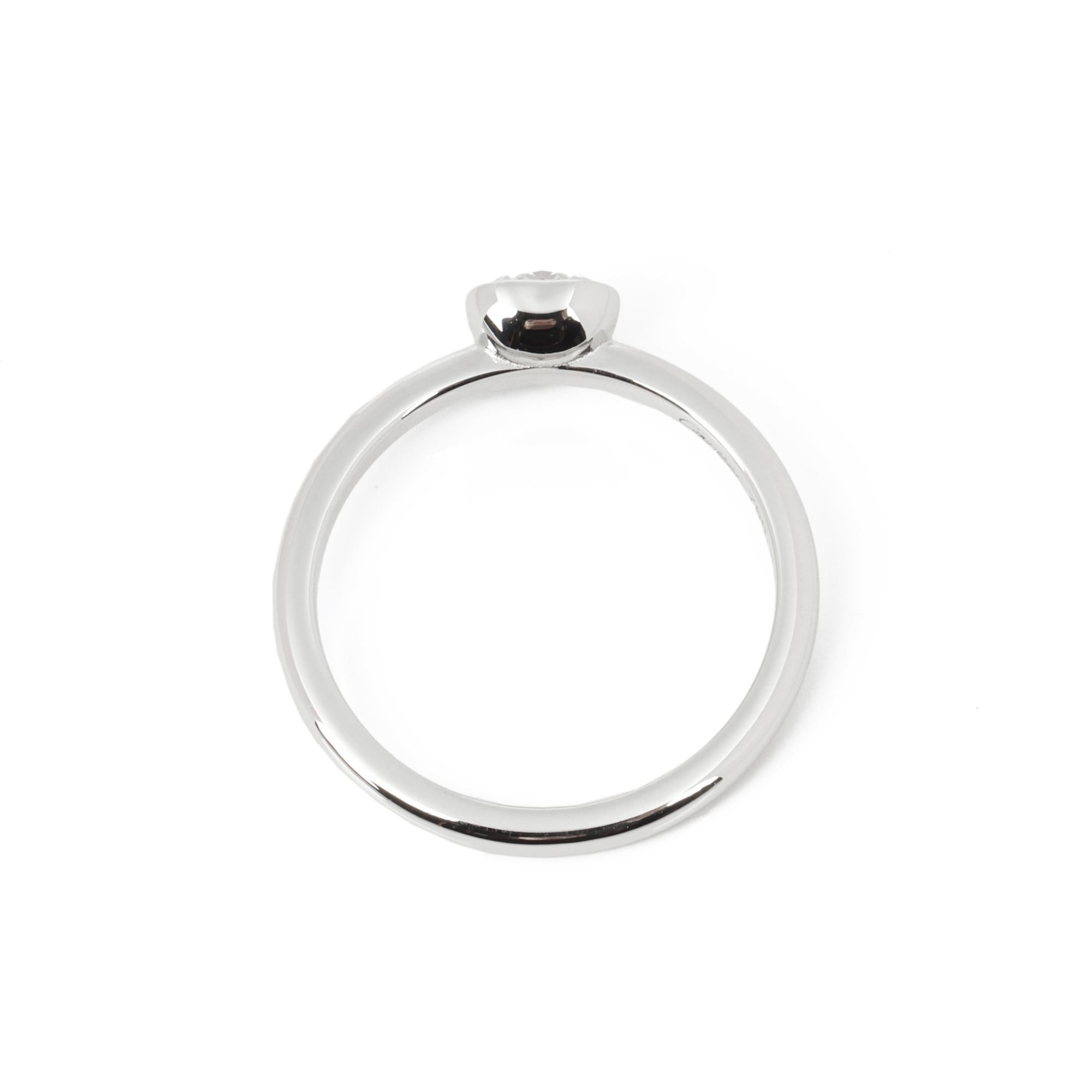 Cartier Diamond Solitaire 18ct White Gold Diamant Lègers Ring en Excelente estado para la venta en Bishop's Stortford, Hertfordshire