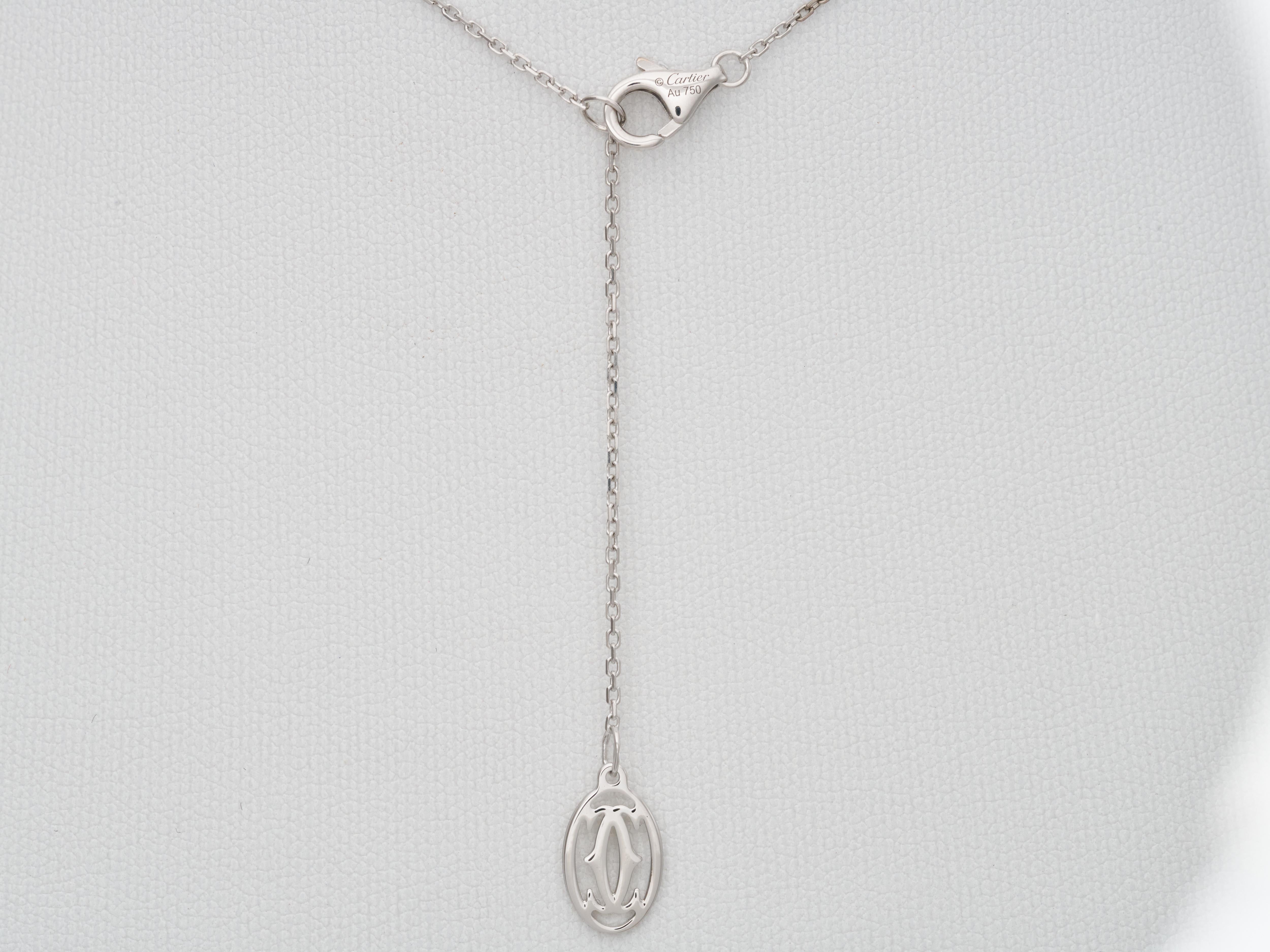 Cartier Collana con solitario di diamanti in oro bianco 18 carati C de Cartier con scatola RRP £4400 in vendita 4