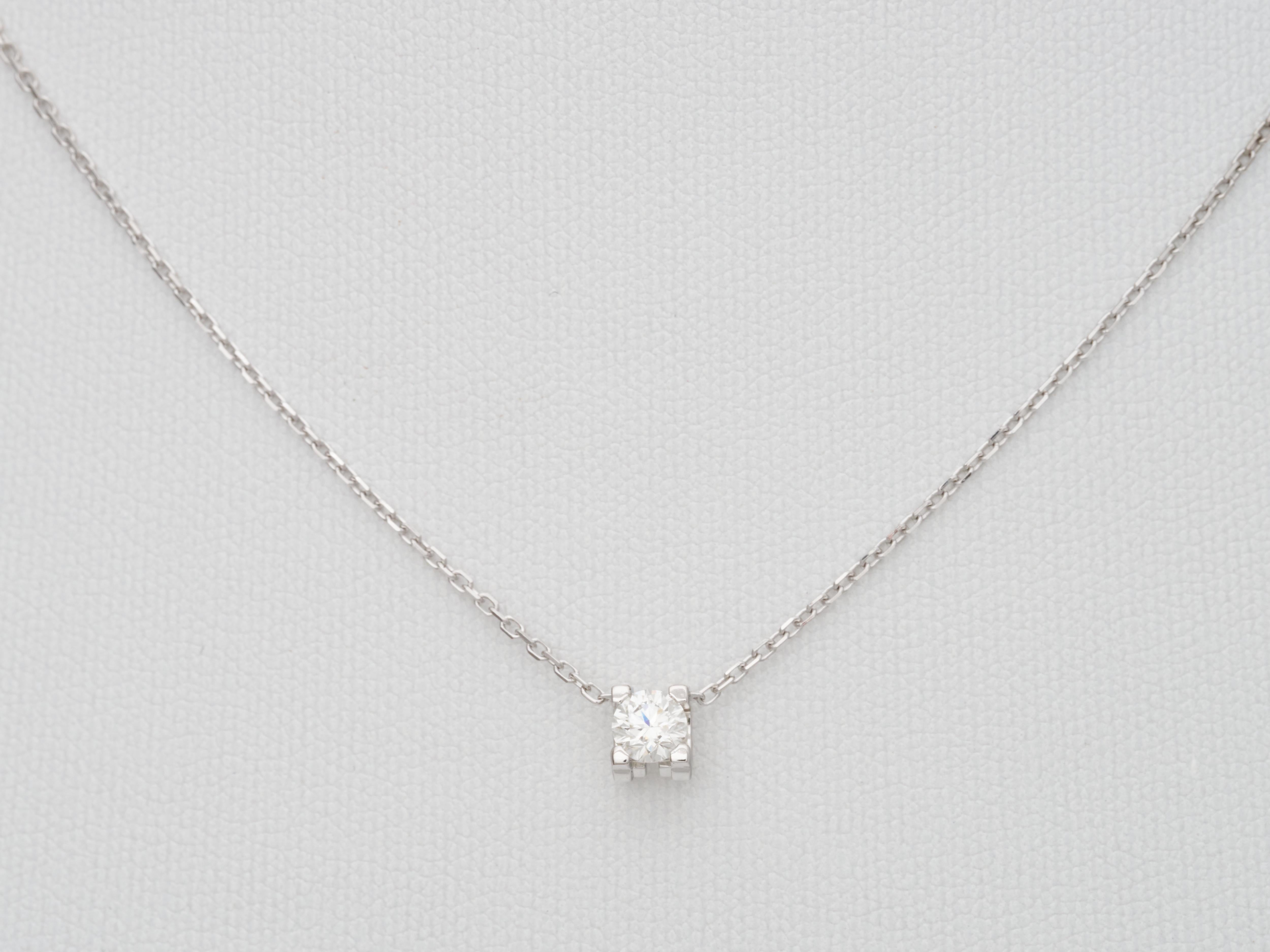 Cartier Collana con solitario di diamanti in oro bianco 18 carati C de Cartier con scatola RRP £4400 In condizioni ottime in vendita a London, GB