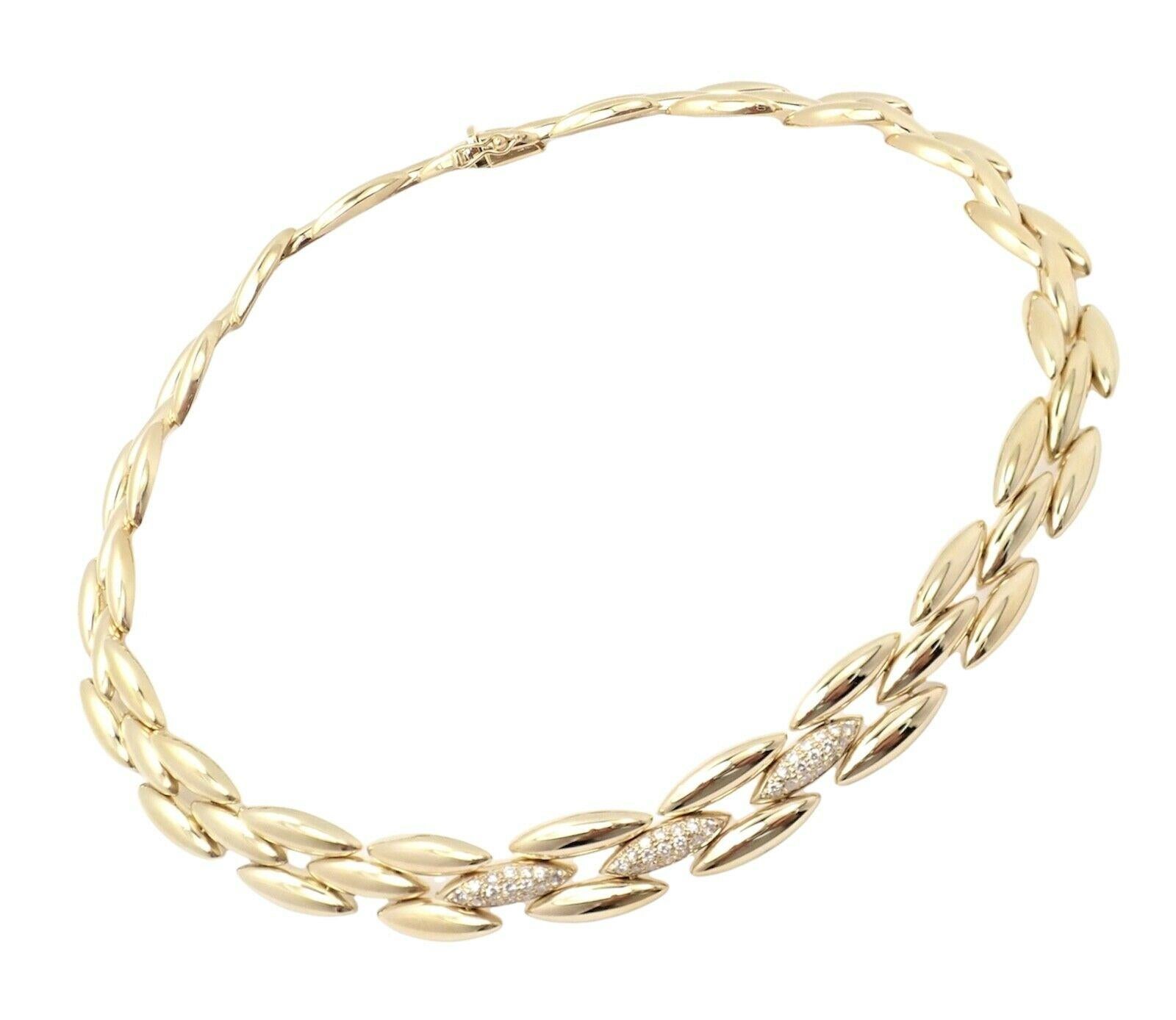 Taille brillant Cartier Collier Gentiane à trois rangées de maillons en or jaune avec diamants en vente